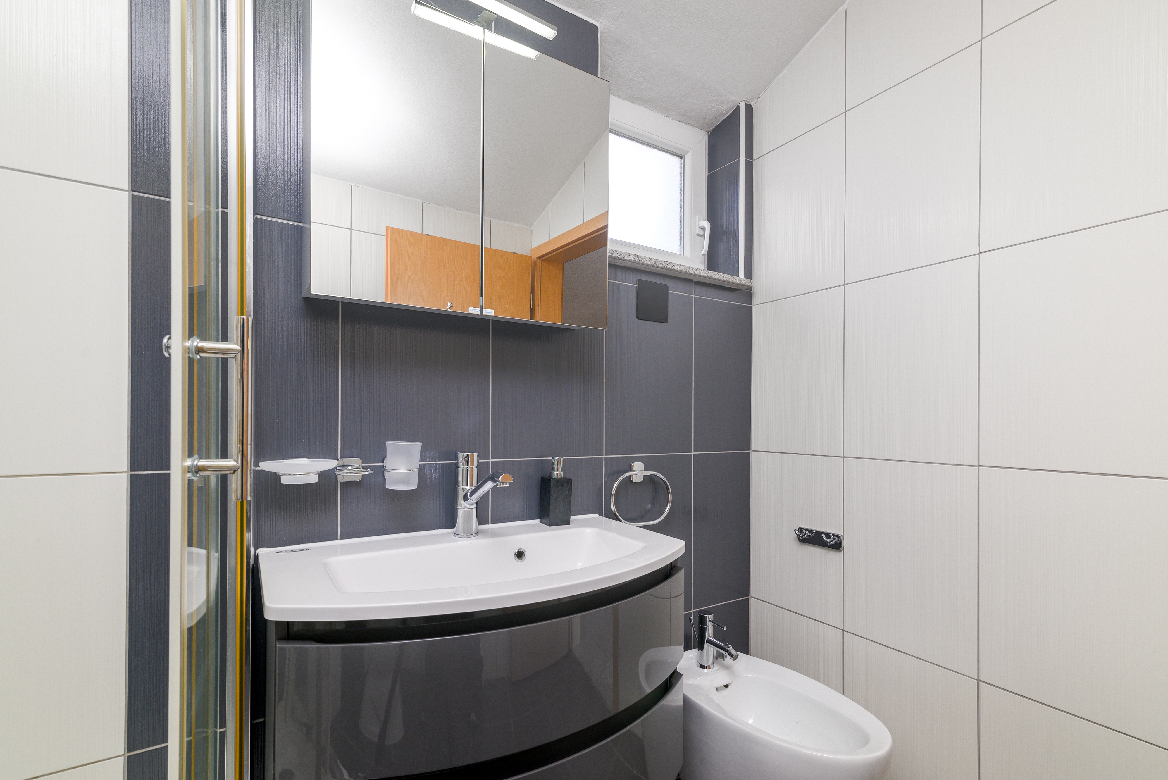 Komforna kuća s terasom i pogledom na more Medulin  K