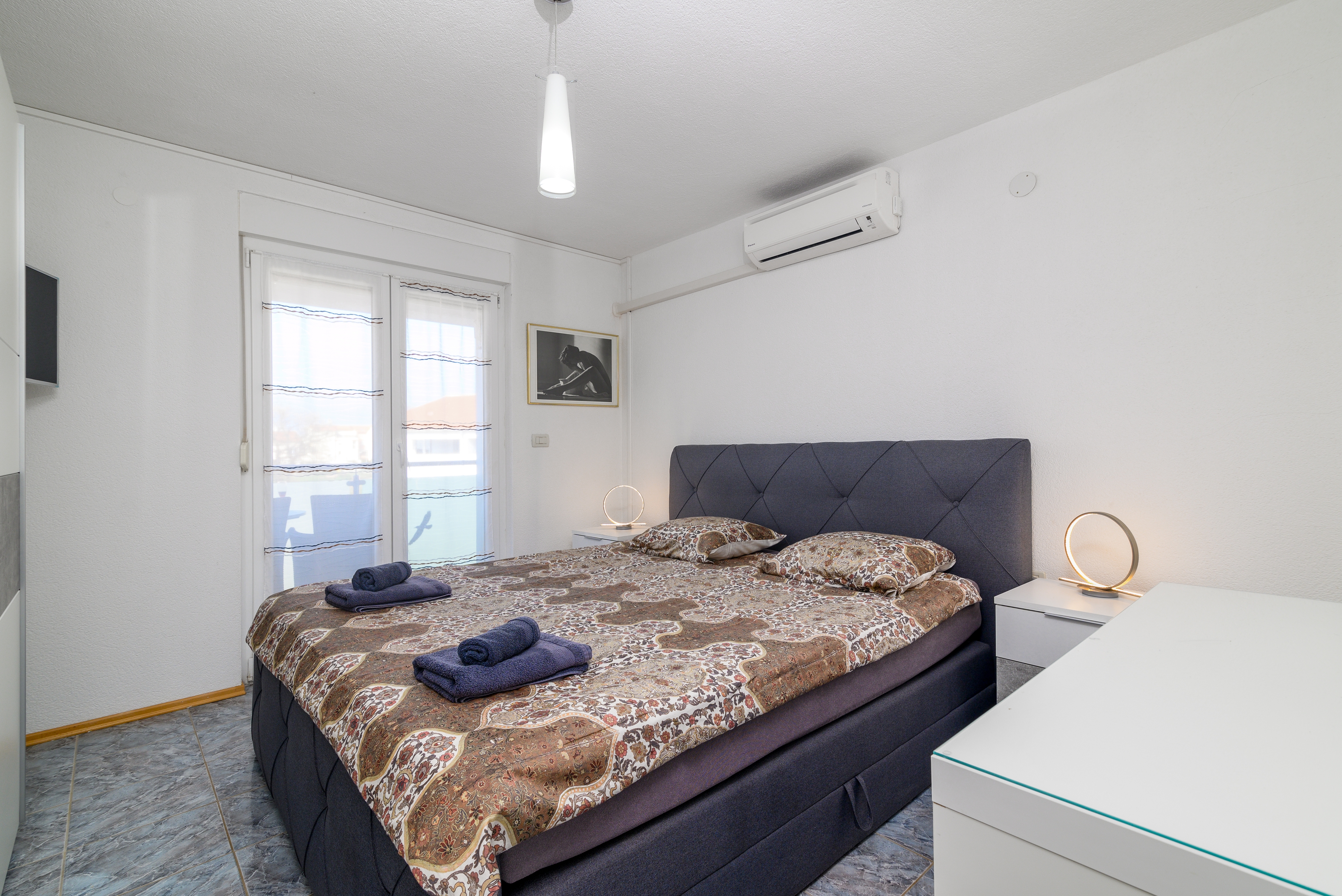 Komforna kuća s terasom i pogledom na more Medulin  K