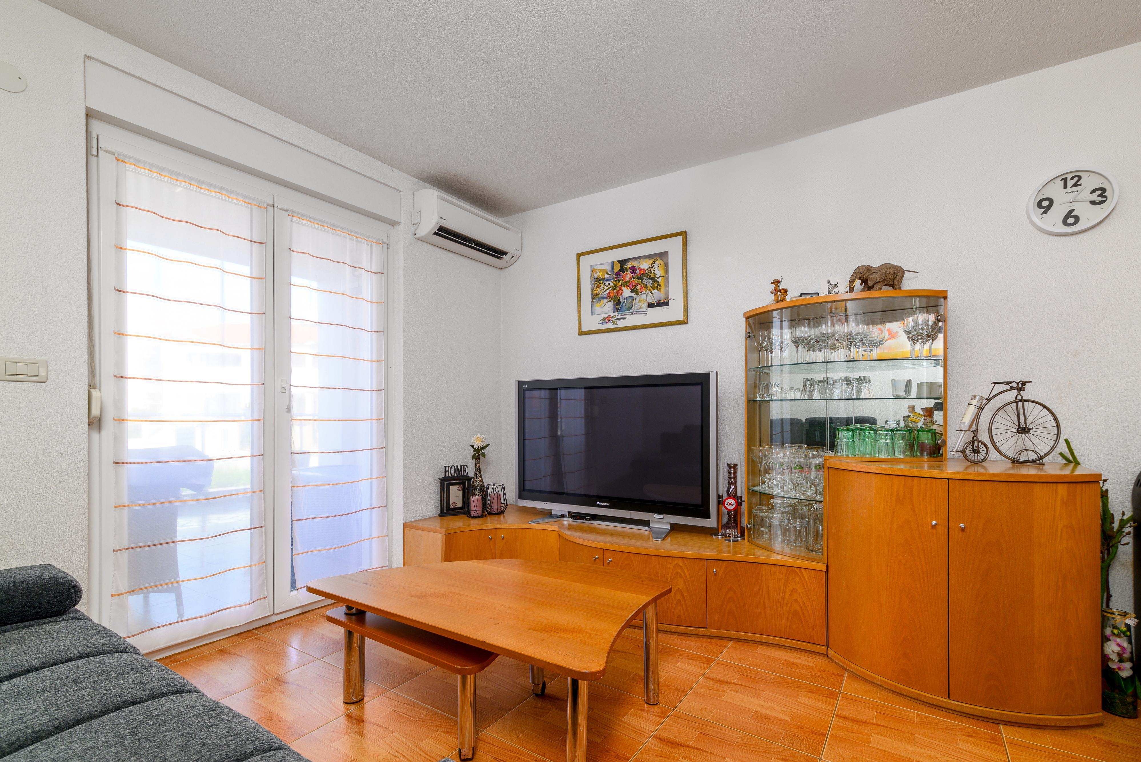 Comfortable and spacious house with terrace and sea view Medulin (K-13655) Comfortable and spacious house with terrace and sea view Medulin (K-13655)