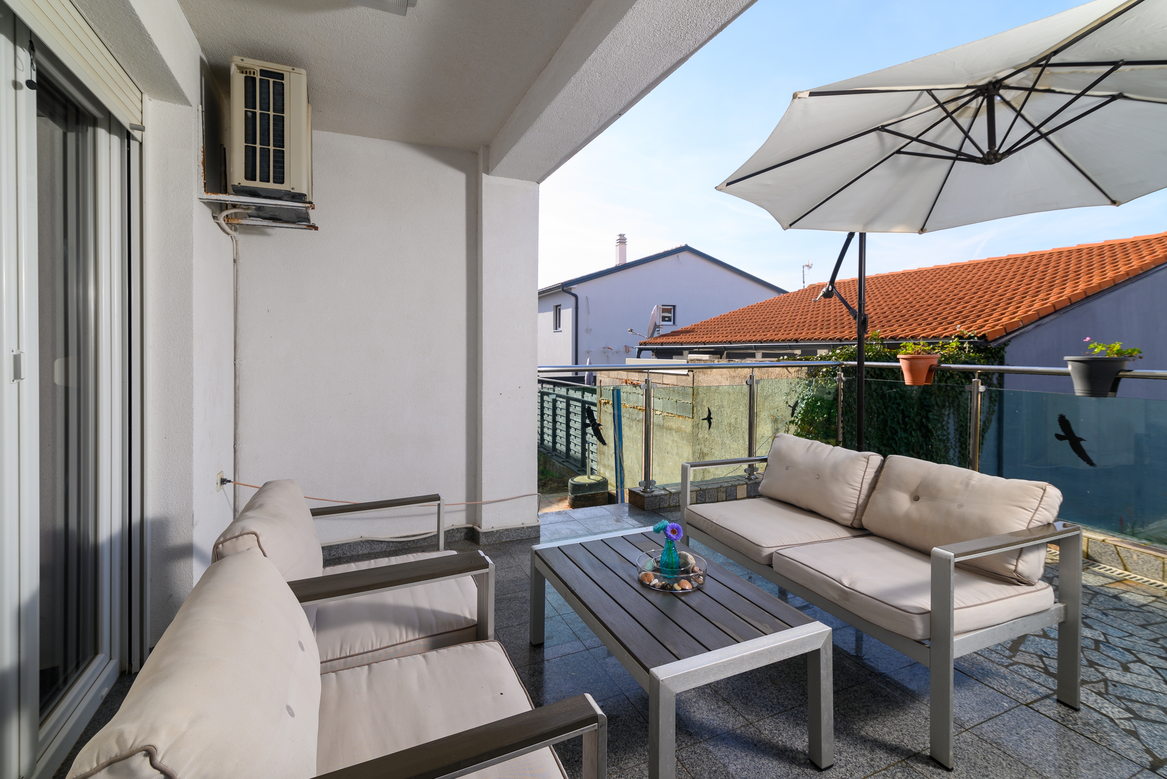 Komforna kuća s terasom i pogledom na more Medulin  K