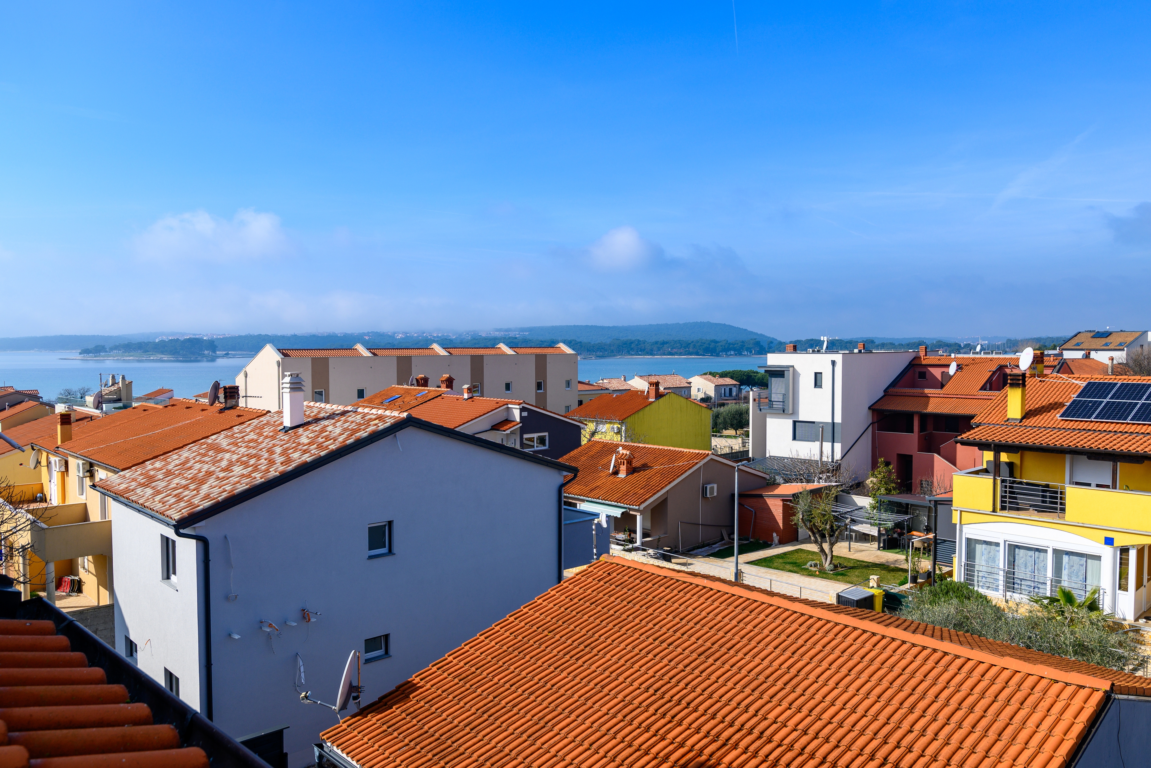 Komforna kuća s terasom i pogledom na more Medulin  K