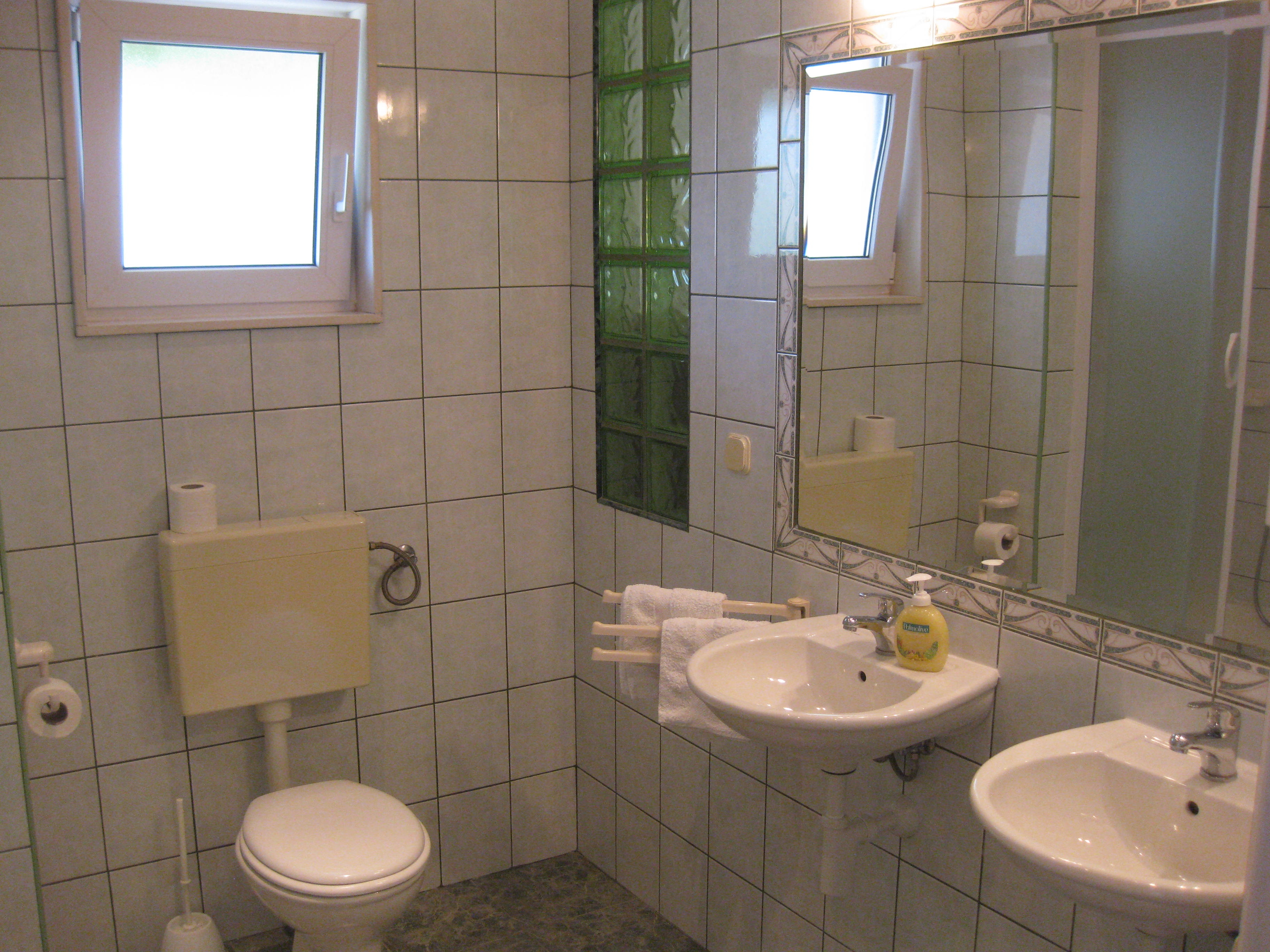 Two bedroom apartment with balcony and sea view Bol, Brač  A-a