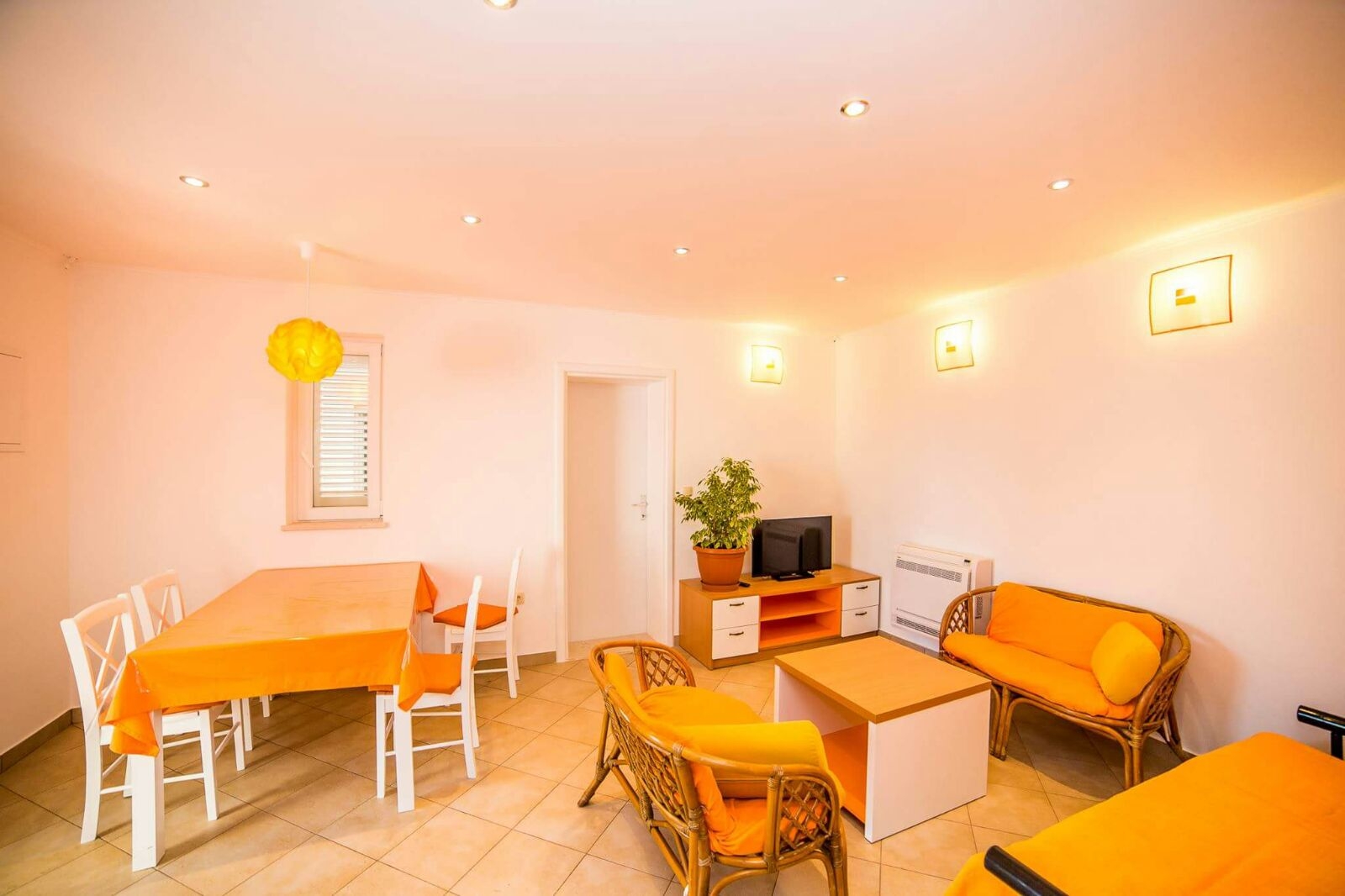 Two bedroom apartment with terrace and sea view Bol, Brač (A-13665-b)