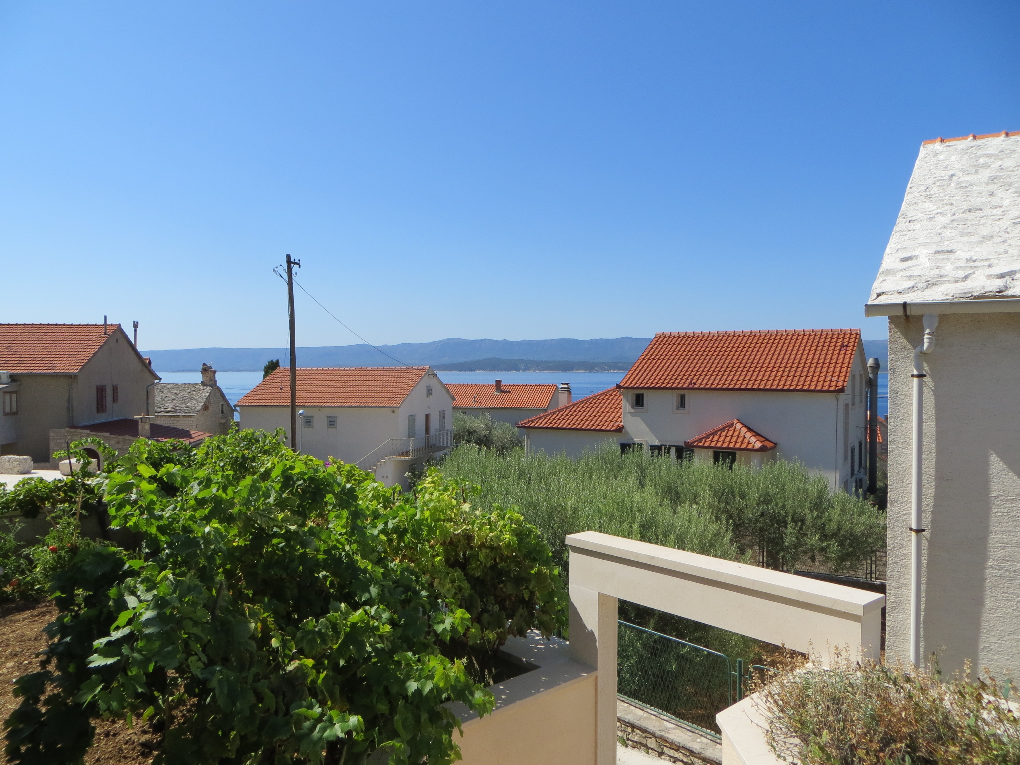Two bedroom apartment with terrace and sea view Bol, Brač  A-b
