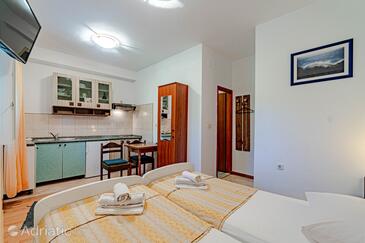 Lastovo, Comedor in the studio-apartment, WiFi.