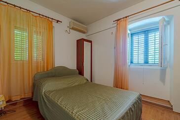 Lastovo, Dormitorio in the room, air condition available y WiFi.