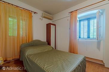 Lastovo, Dormitorio in the room, air condition available y WiFi.