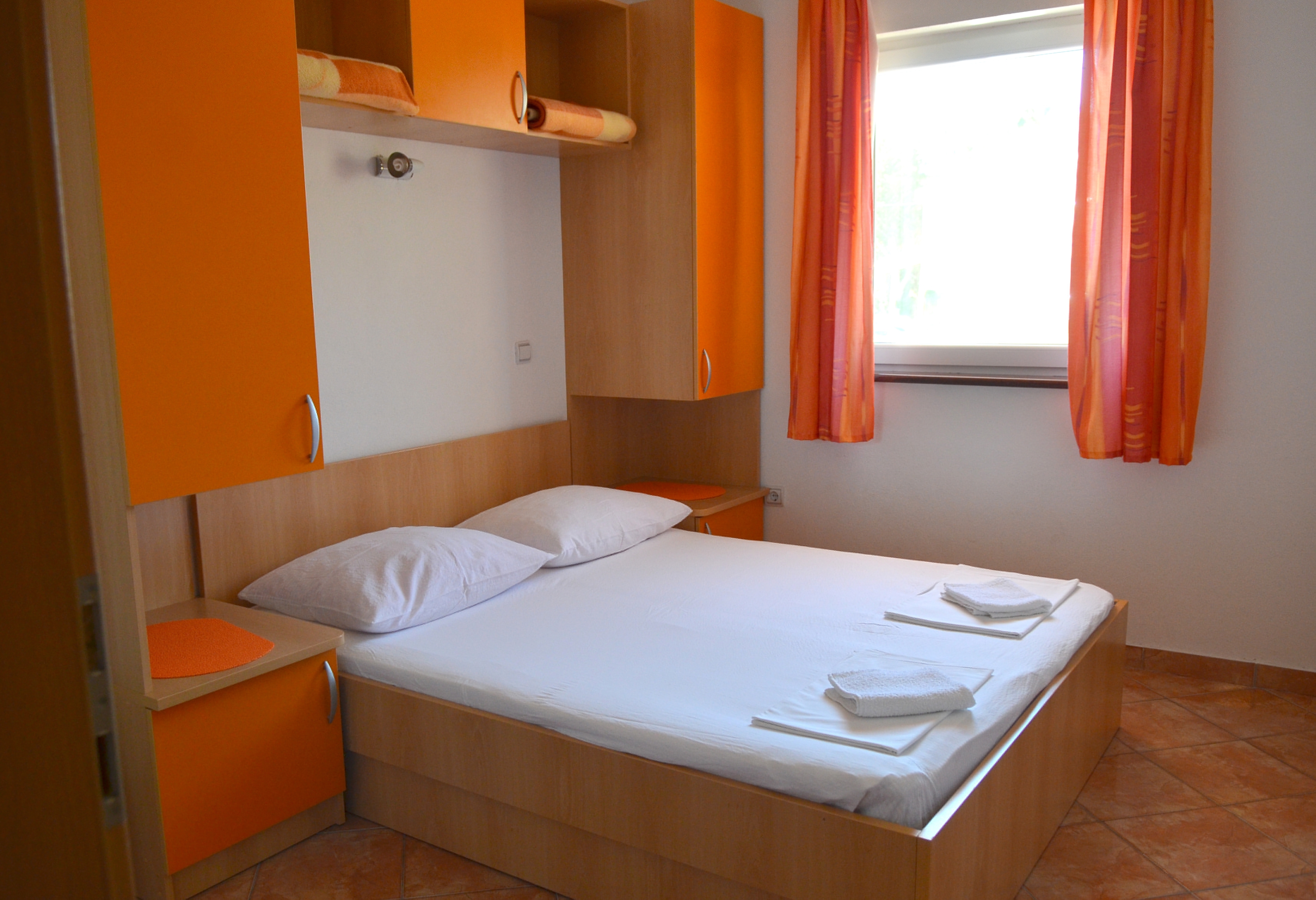 Two bedroom apartment with air-conditioning Gradac, Makarska (A-13681-d) Two bedroom apartment with air-conditioning Gradac, Makarska (A-13681-d)