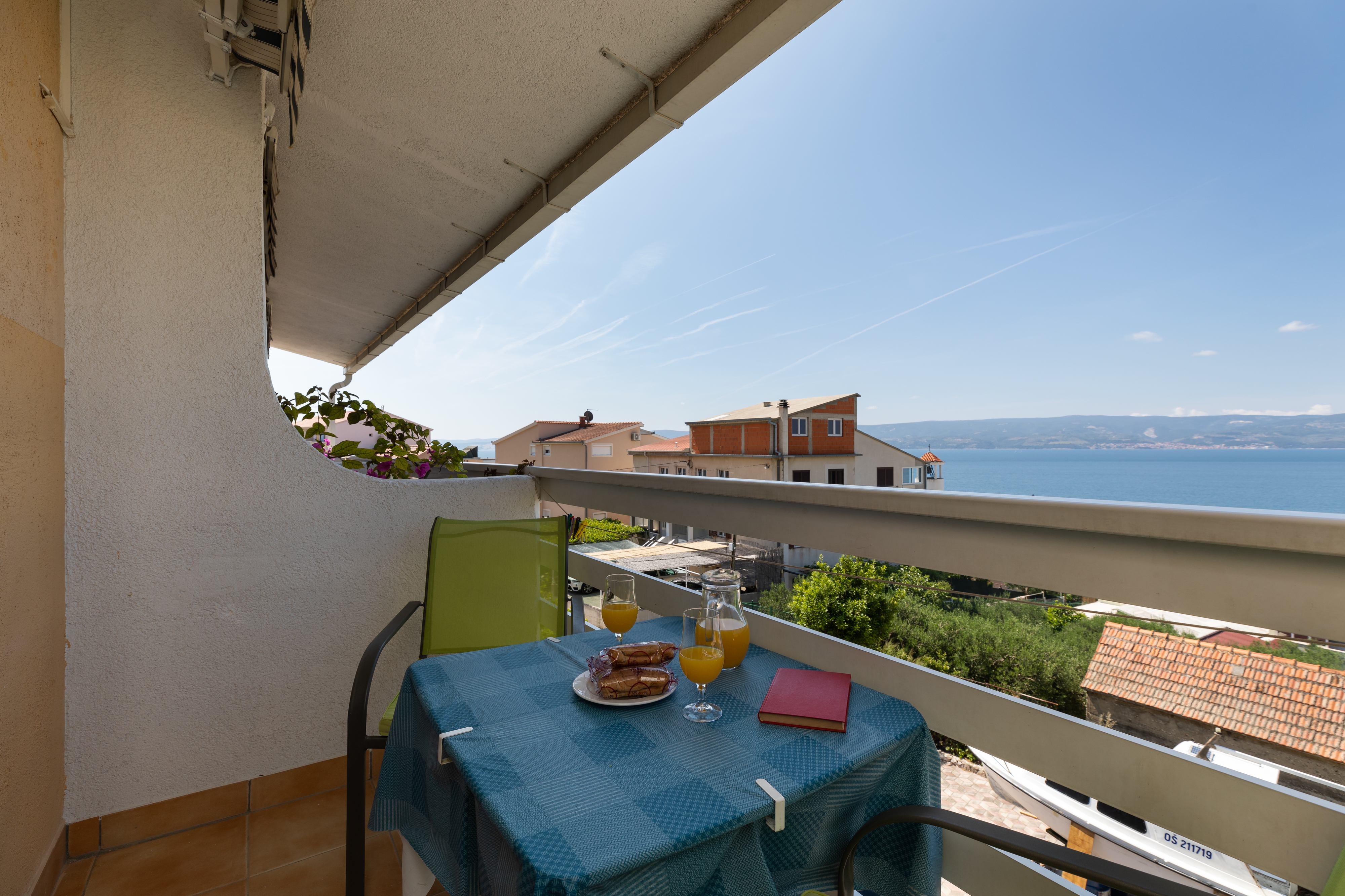 Studio flat with balcony and sea view Duće, Omiš  AS-c