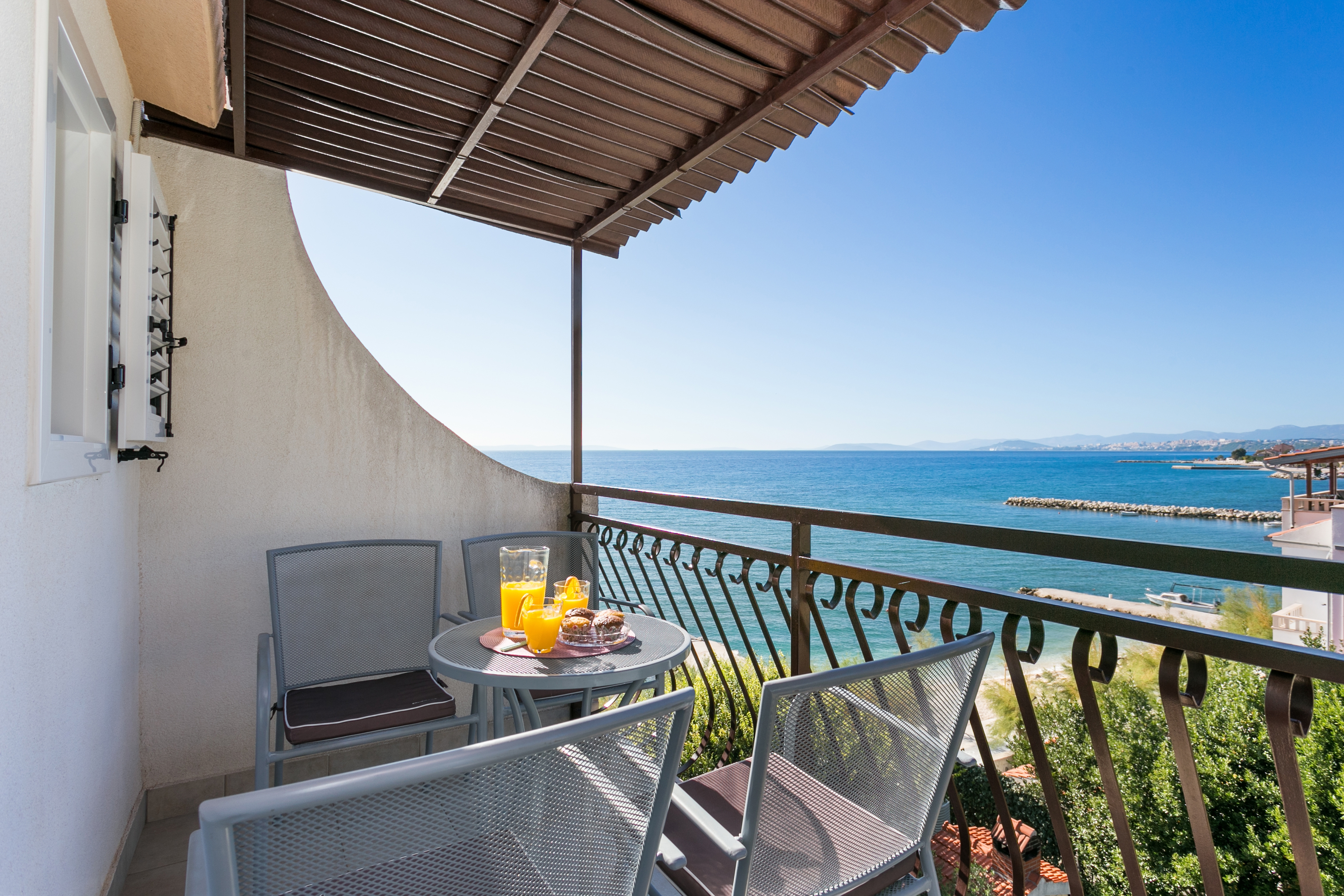 One bedroom apartment near beach Podstrana, Split  A-a