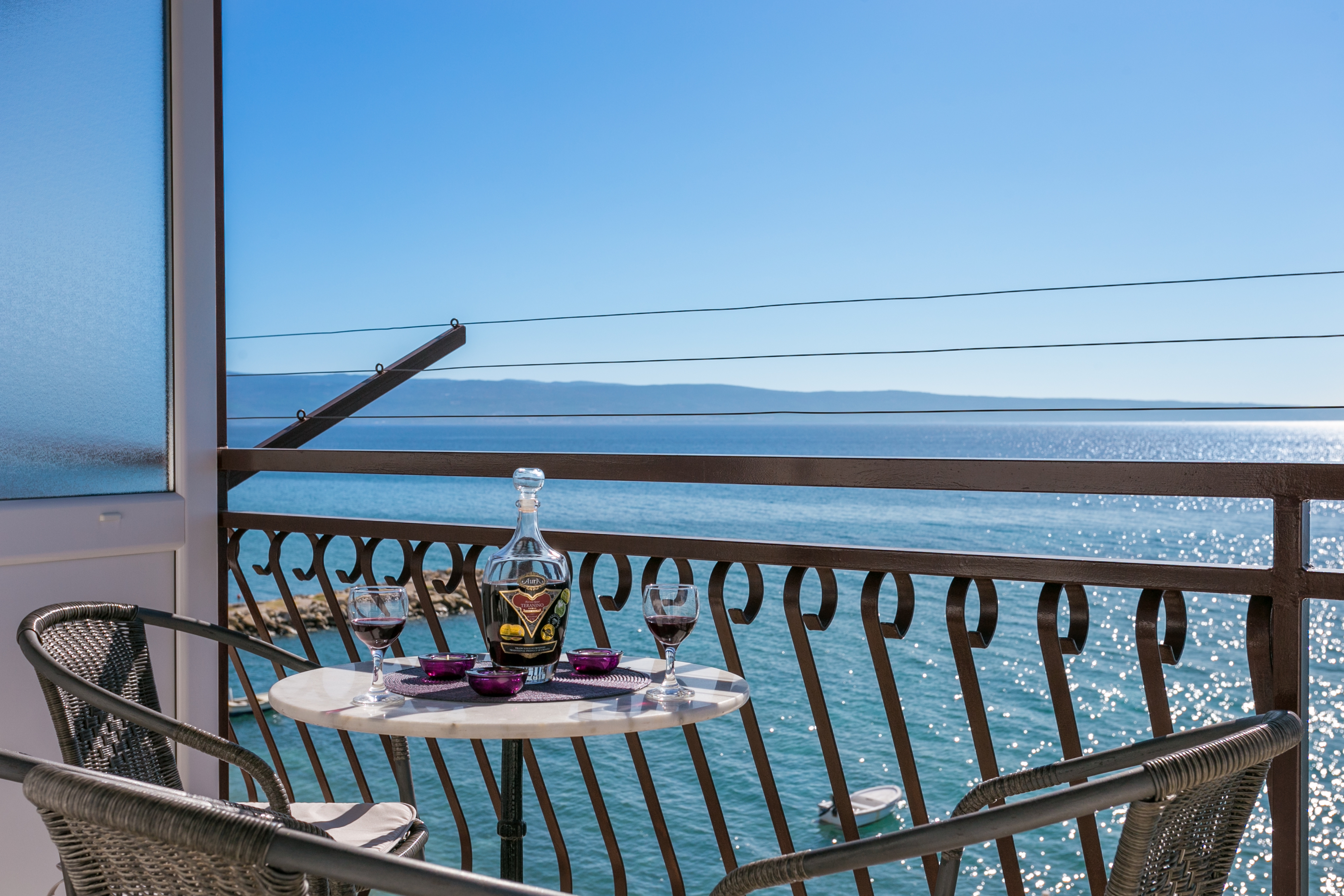 One bedroom apartment near beach Podstrana (Split) (A-13725-a)