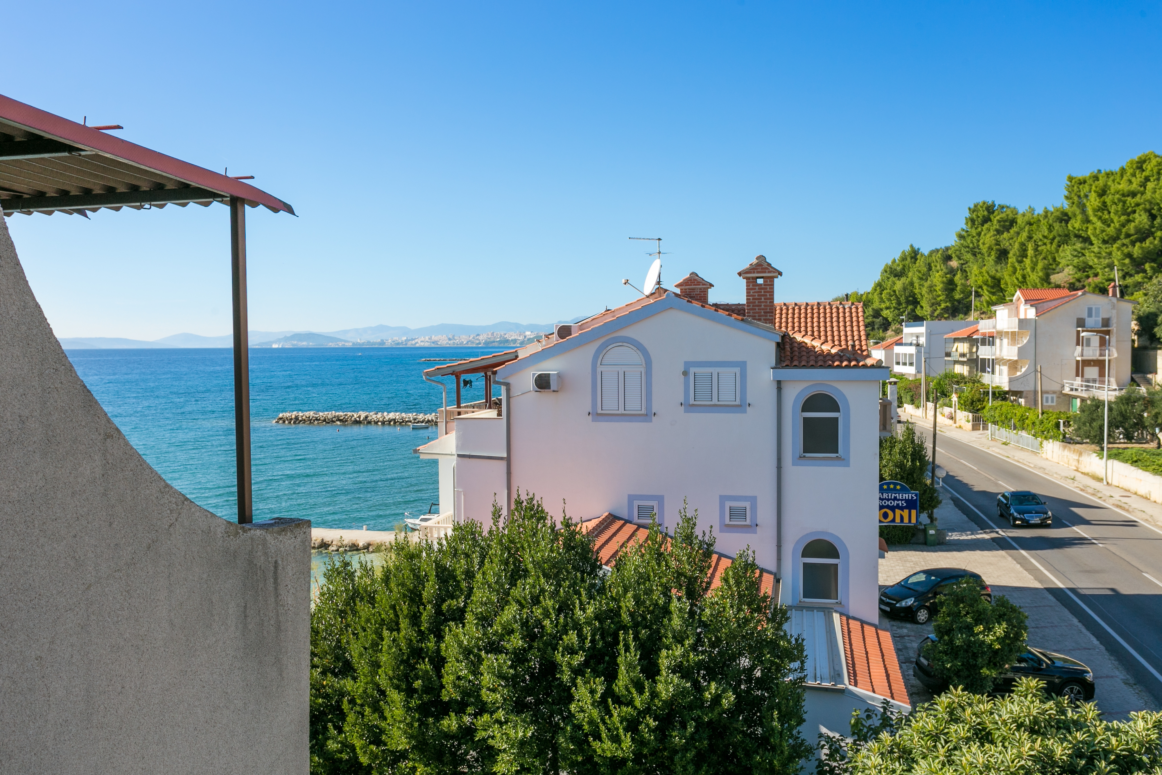 One bedroom apartment near beach Podstrana, Split  A-a