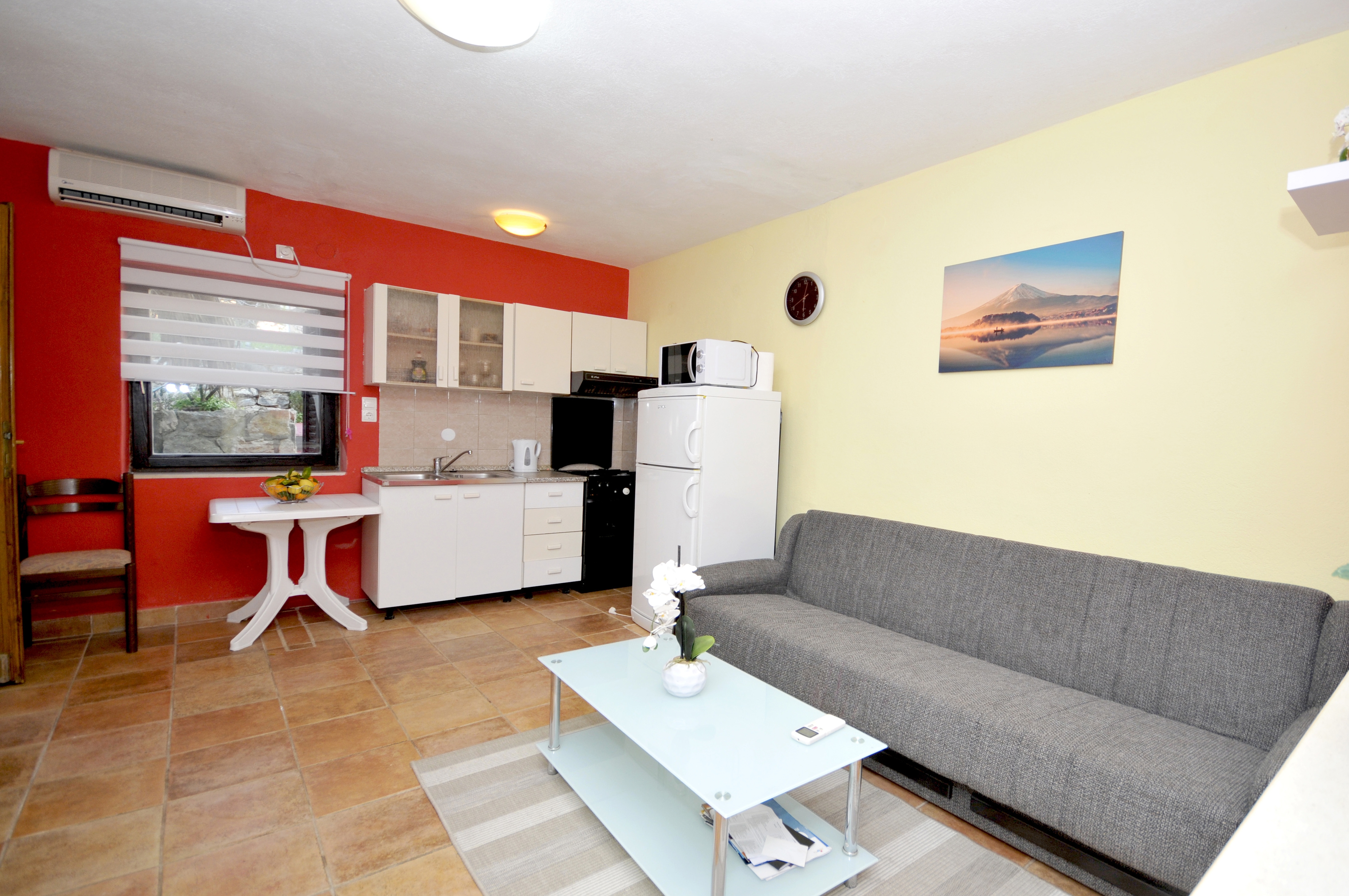One bedroom apartment with terrace Okrug Donji, Čiovo  A-b