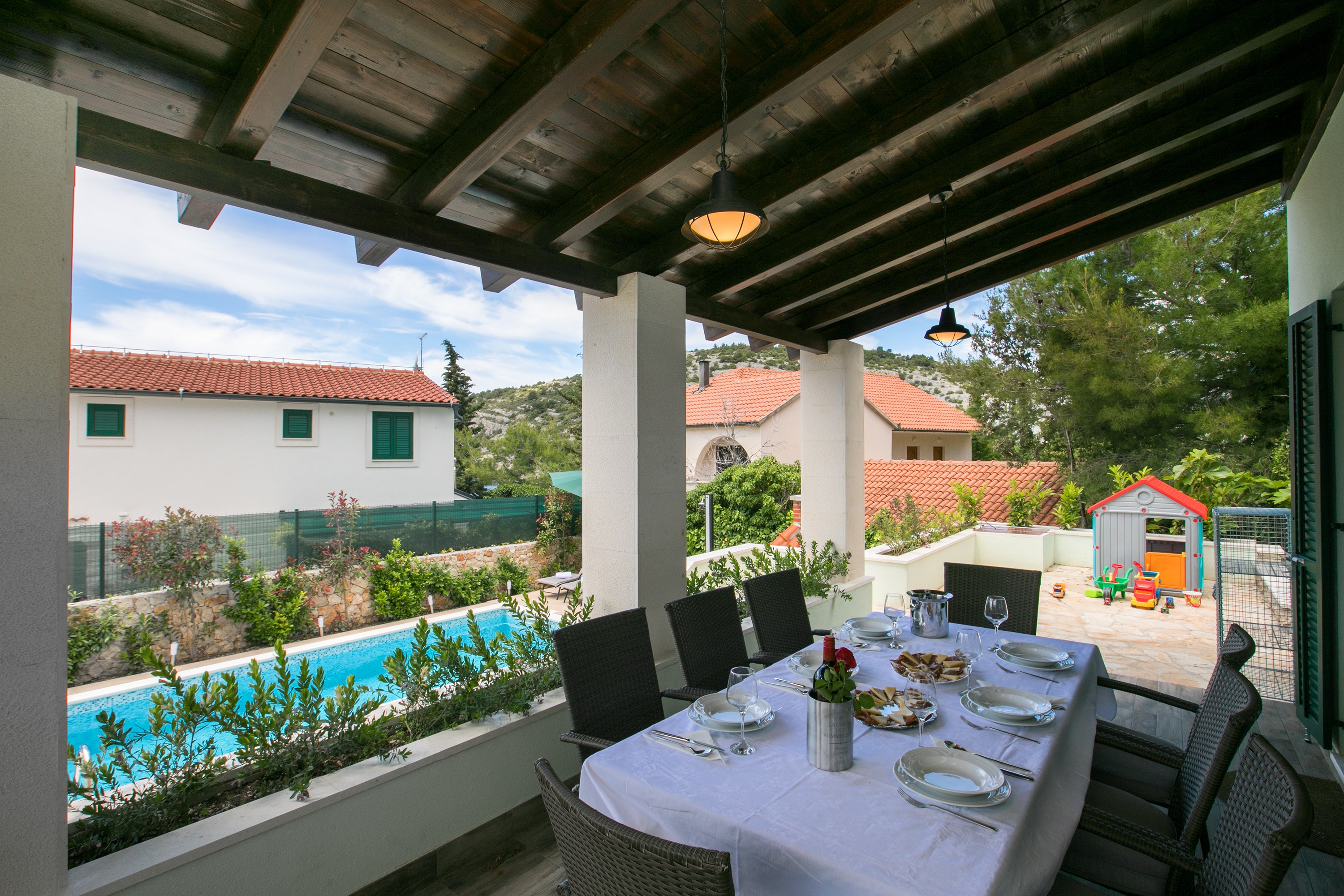 Four bedroom house with terrace and sea view Ražanj, Rogoznica  K
