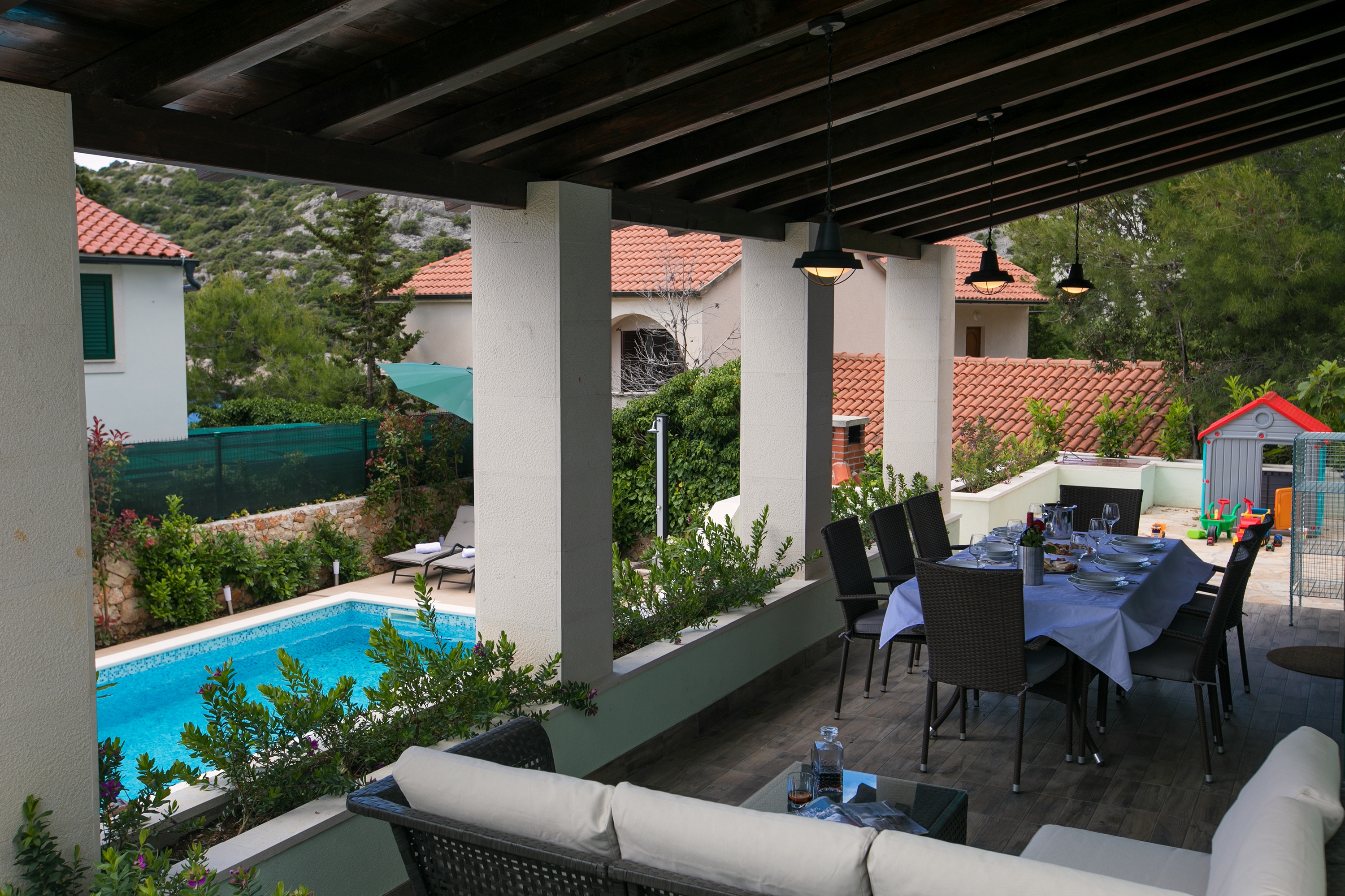 Four bedroom house with terrace and sea view Ražanj, Rogoznica  K