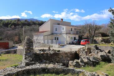 Ostrvica, Omiš, Hébergement 13749 - Appartement avec une plage de sables.