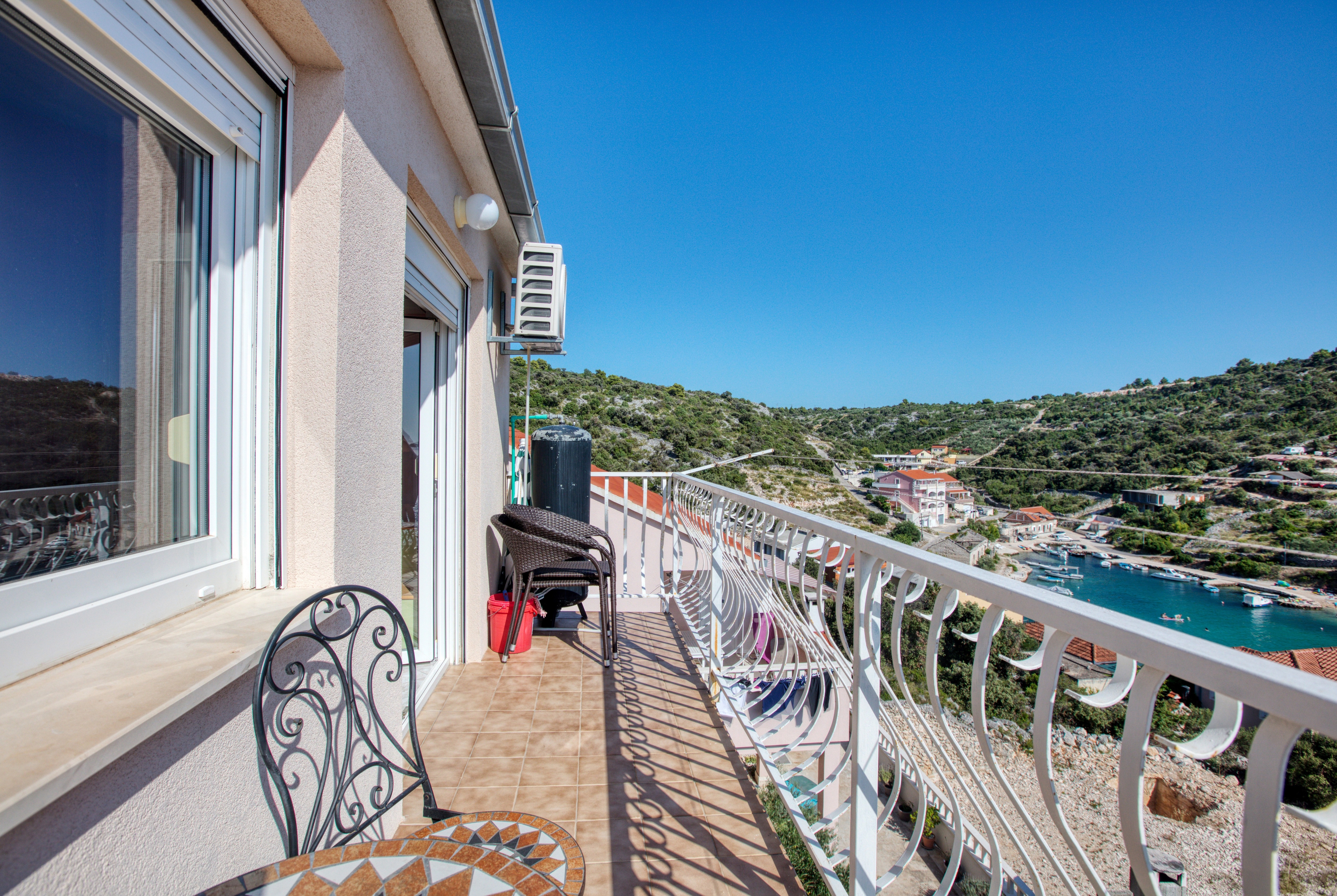 One bedroom apartment near beach Cove Kalebova Luka, Rogoznica  A-a