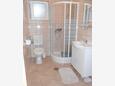 Okrug Gornji, Bathroom in the studio-apartment, WiFi.