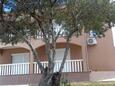 Okrug Gornji, Čiovo, Property 13859 - Apartments with pebble beach.