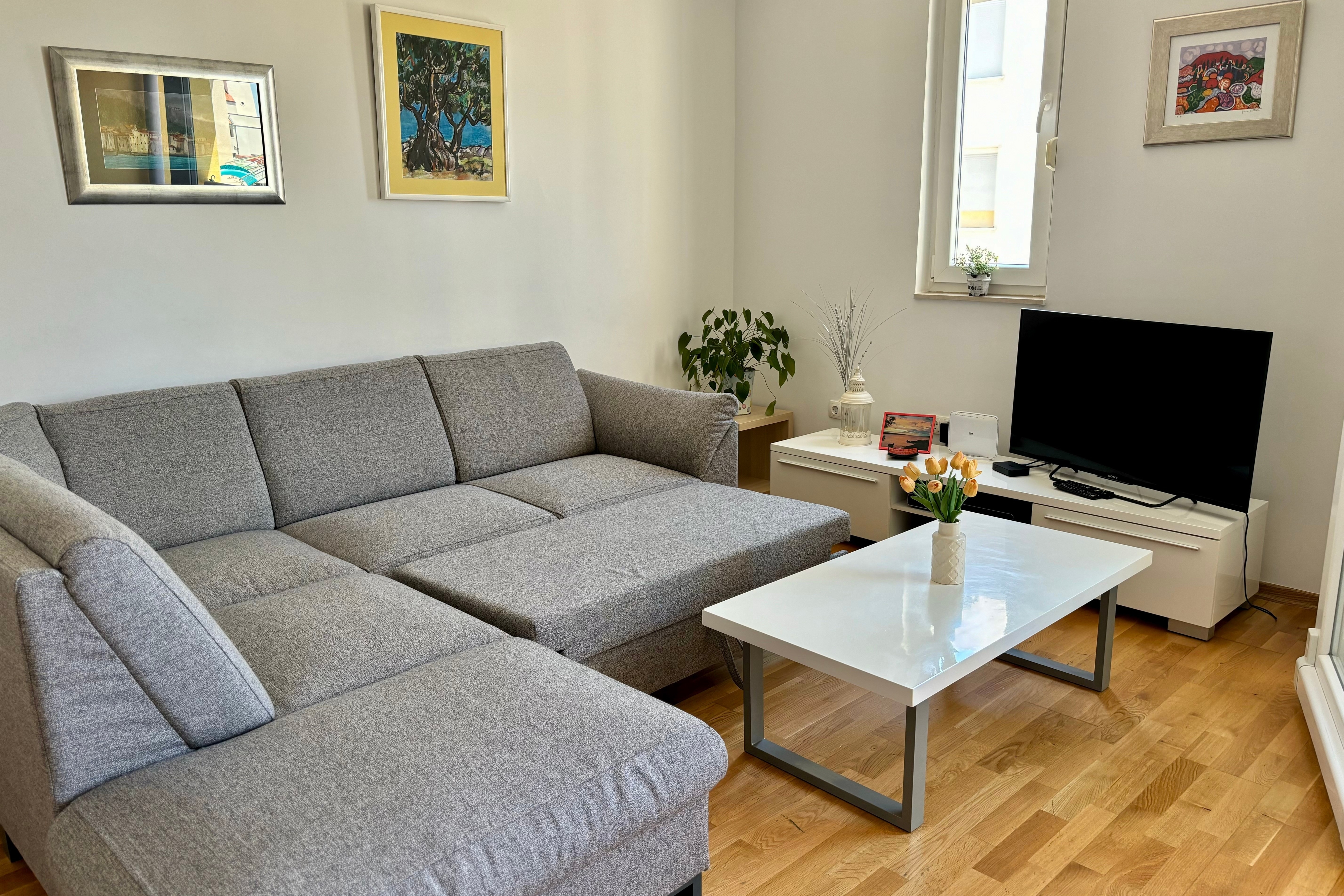 One bedroom apartment with terrace and sea view Makarska (A-13871-a) One bedroom apartment with terrace and sea view Makarska (A-13871-a)