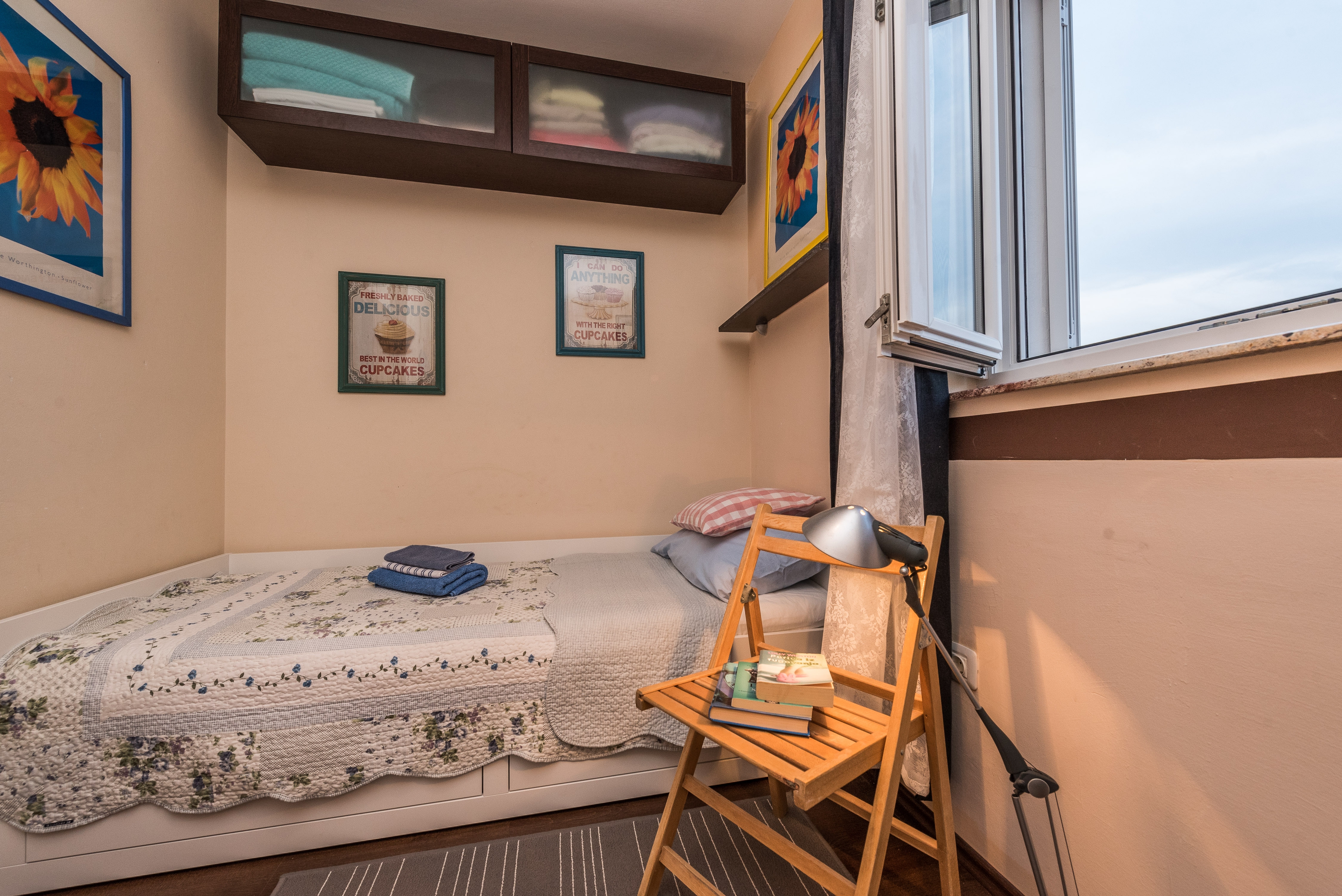 Two bedroom apartment with terrace and sea view Sutomišćica, Ugljan  A-a