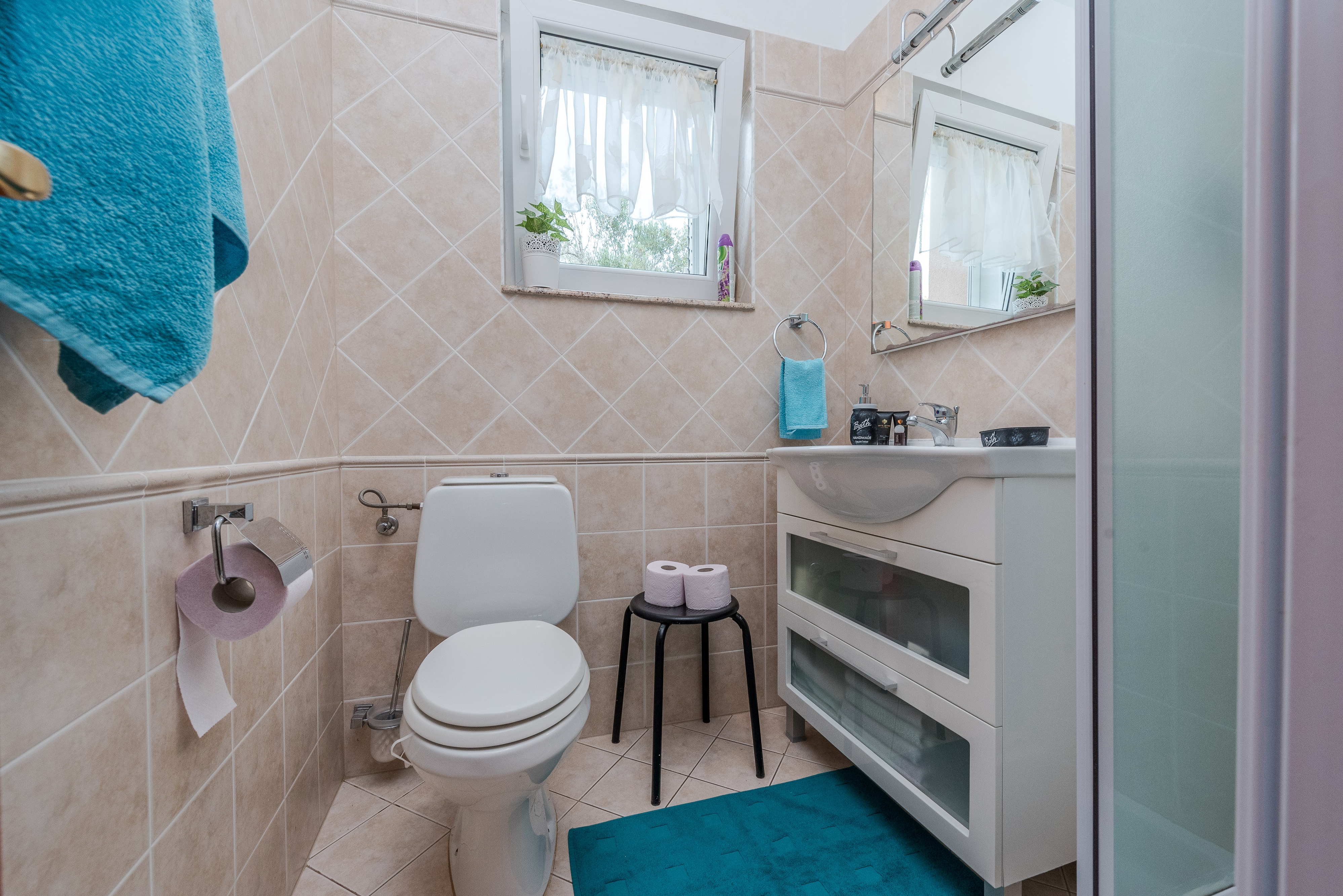 Two bedroom apartment with terrace Sutomišćica, Ugljan  A-b