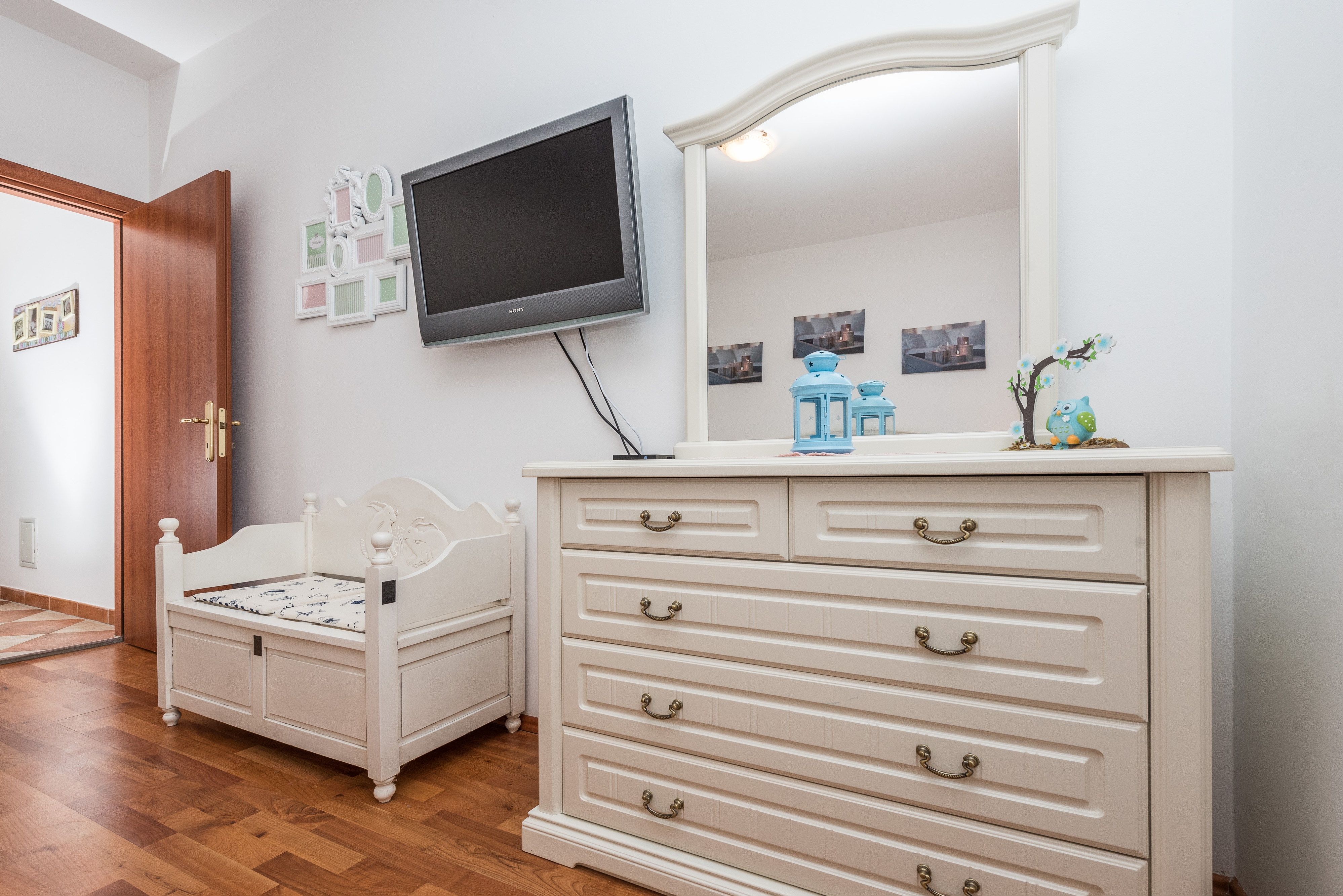 Two bedroom apartment with terrace Sutomišćica, Ugljan  A-b