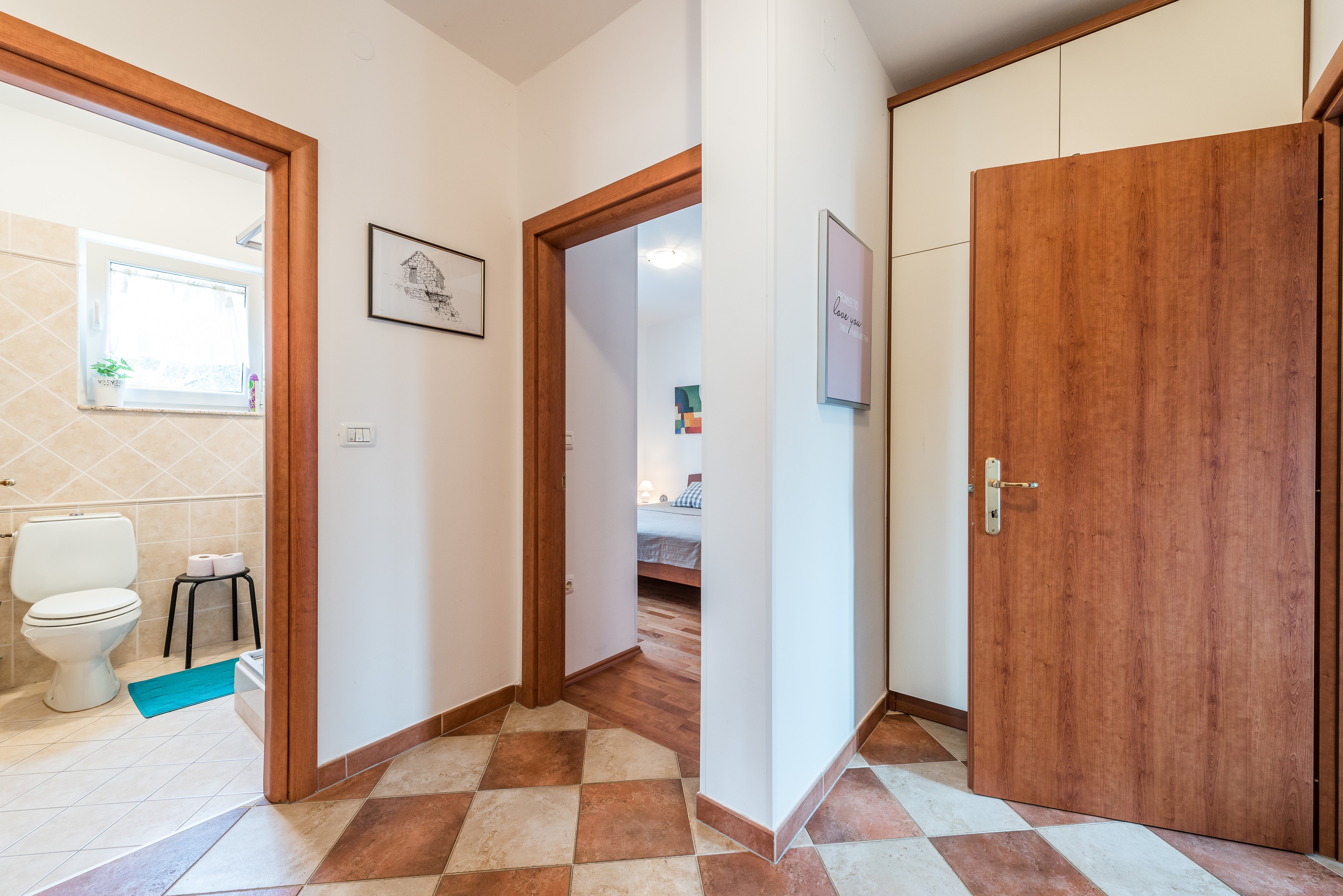 Two bedroom apartment with terrace Sutomišćica, Ugljan  A-b