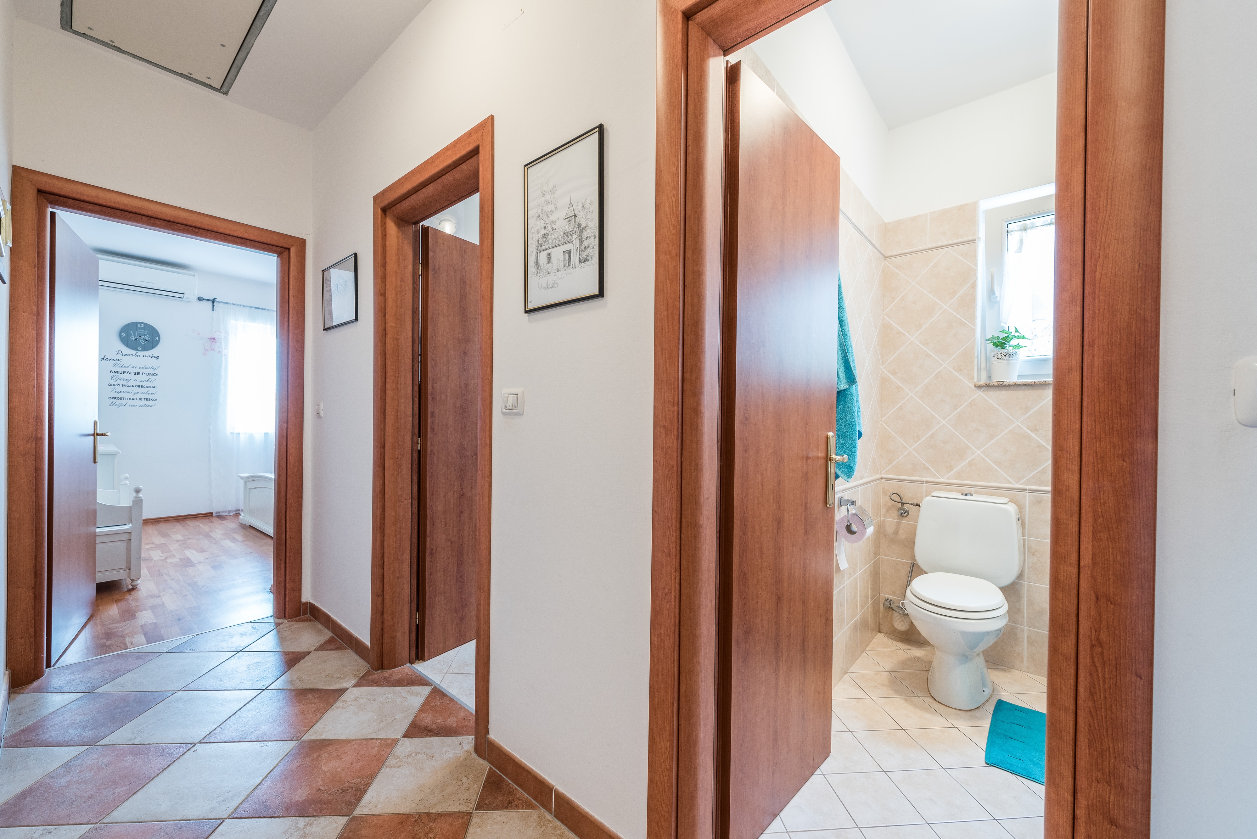 Two bedroom apartment with terrace Sutomišćica, Ugljan  A-b