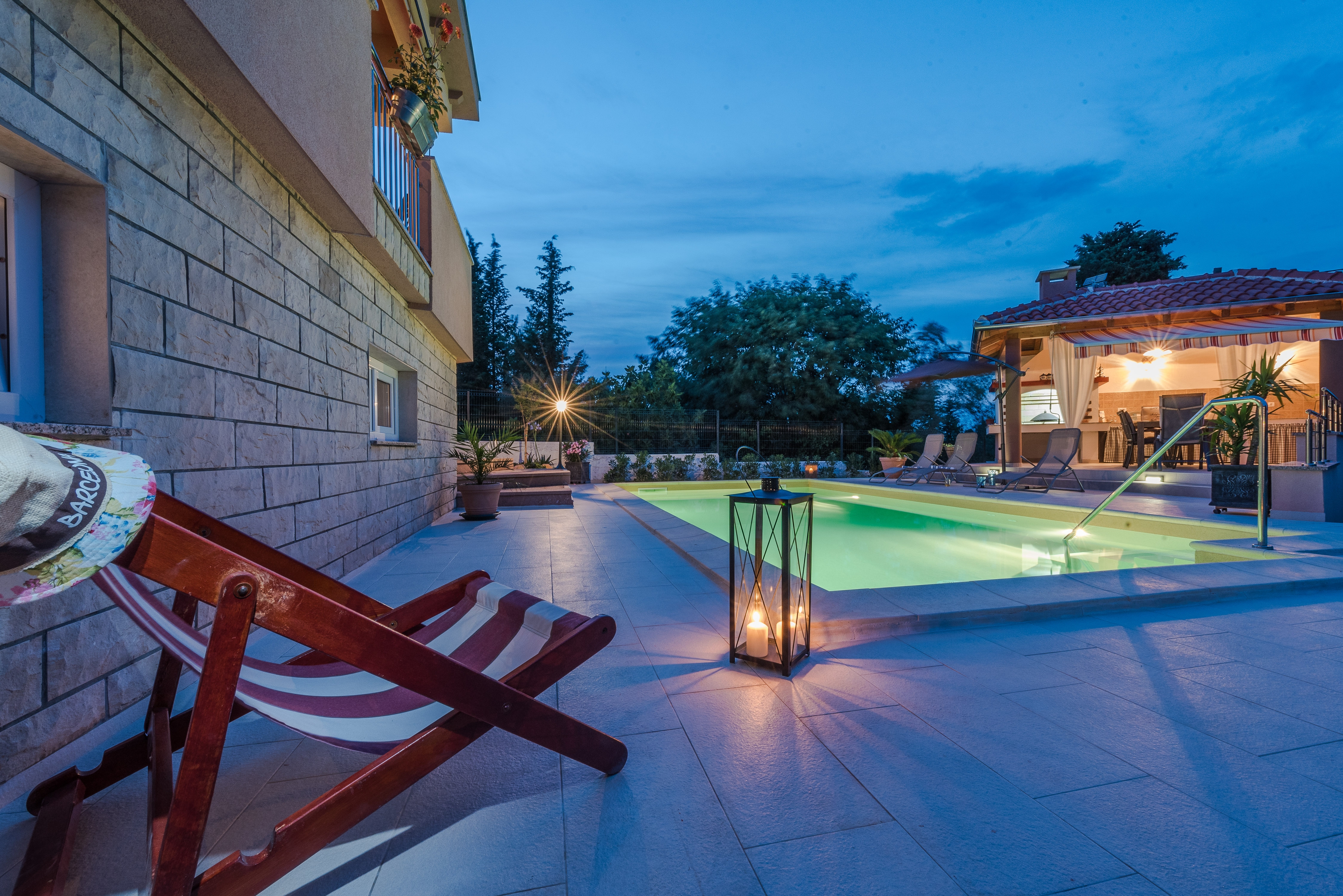 Two bedroom apartment with terrace and sea view Sutomišćica, Ugljan (A-13872-a) Two bedroom apartment with terrace and sea view Sutomišćica, Ugljan (A-13872-a)