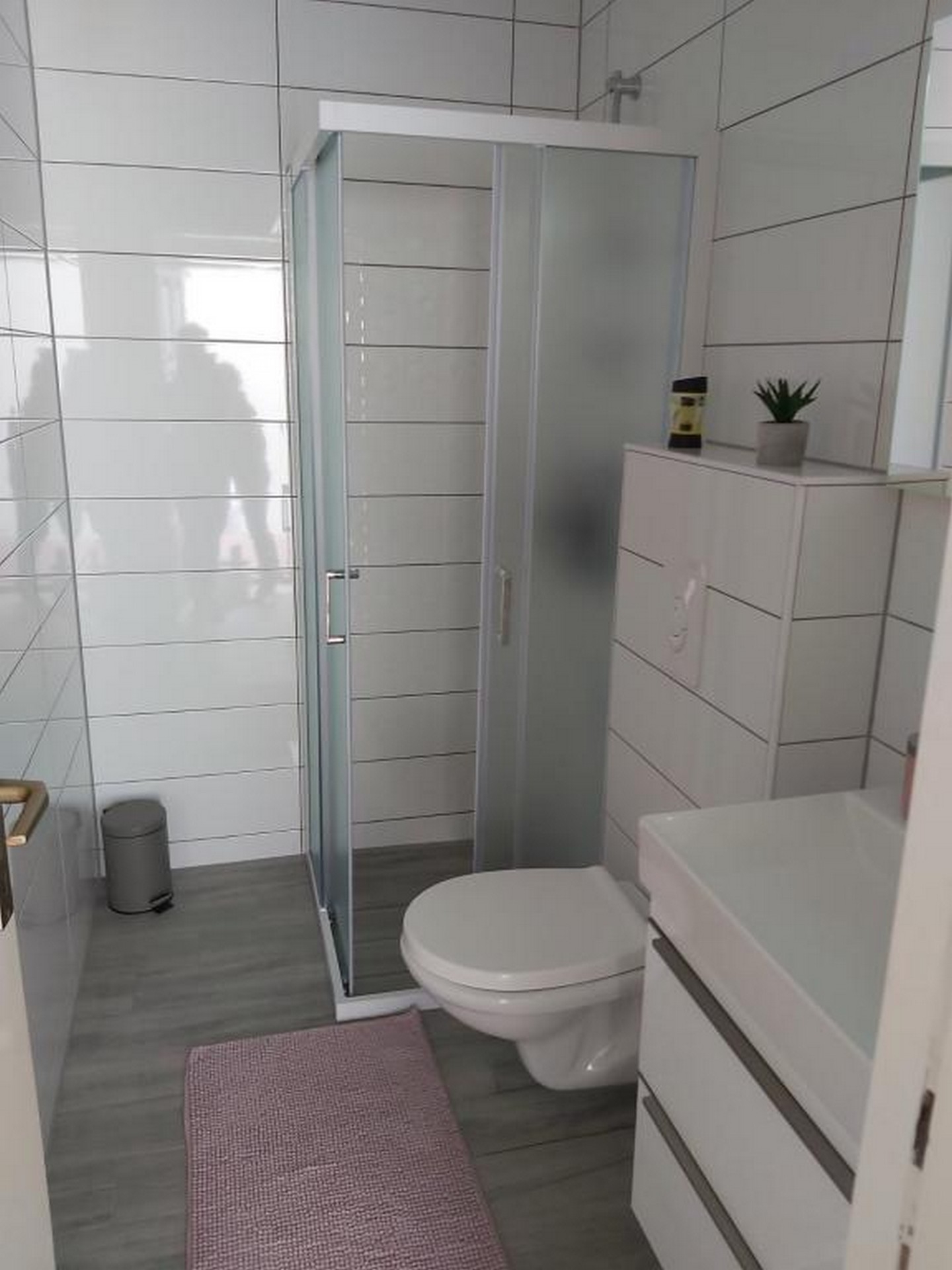 Three bedroom apartment with balcony and sea view Nečujam, Šolta  A-b