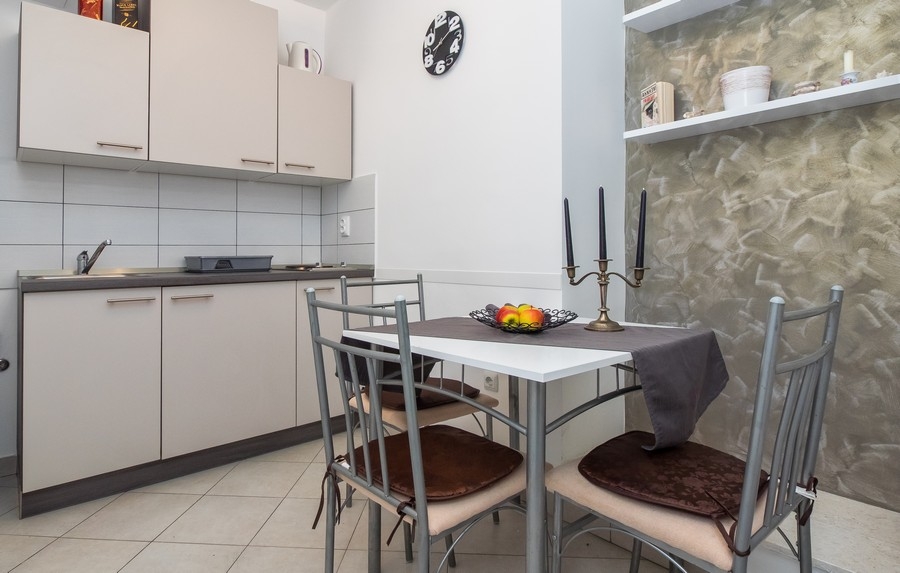 One bedroom apartment with terrace Krilo Jesenice, Omiš  A-a
