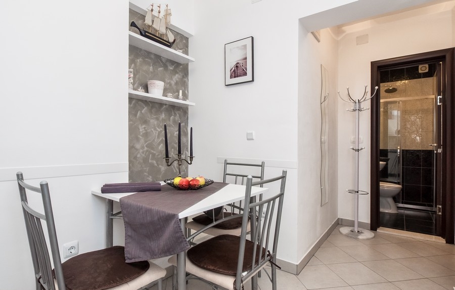 One bedroom apartment with terrace Krilo Jesenice, Omiš  A-a