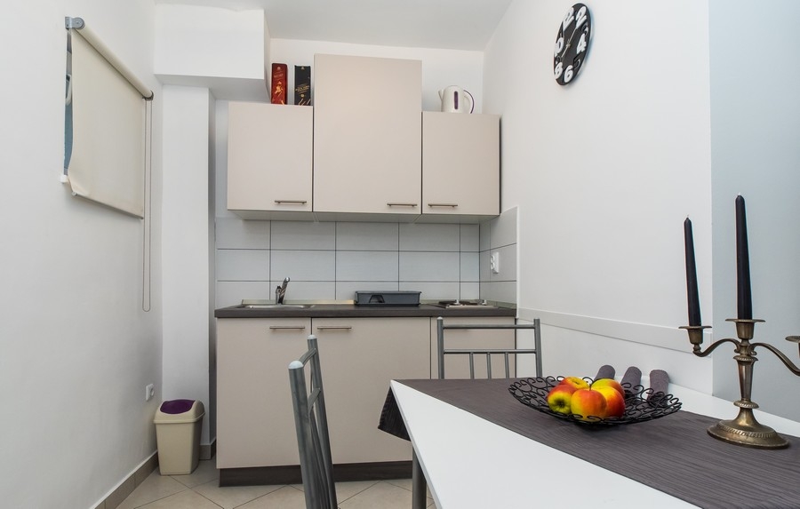 One bedroom apartment with terrace Krilo Jesenice, Omiš  A-a