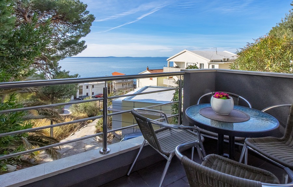 Two bedroom apartment with terrace and sea view Krilo Jesenice, Omiš  A-b