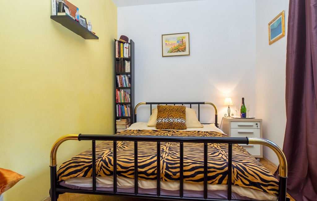 Two bedroom apartment with terrace and sea view Krilo Jesenice, Omiš  A-b