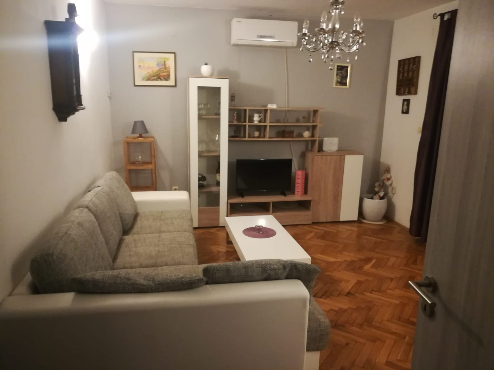 Two bedroom apartment with terrace and sea view Krilo Jesenice, Omiš  A-b