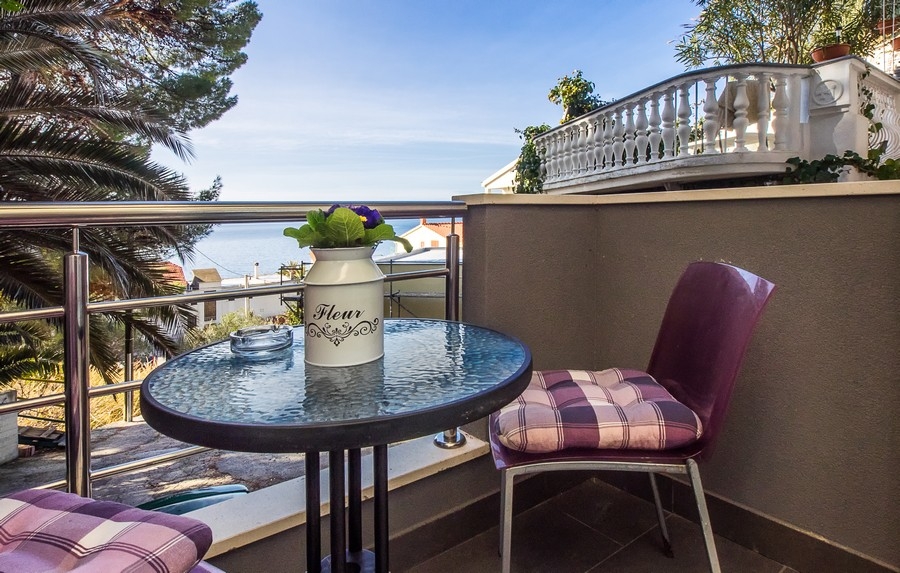 Studio flat with terrace and sea view Krilo Jesenice, Omiš  AS-a