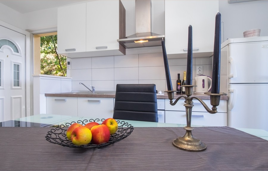 Studio flat with terrace and sea view Krilo Jesenice, Omiš  AS-a