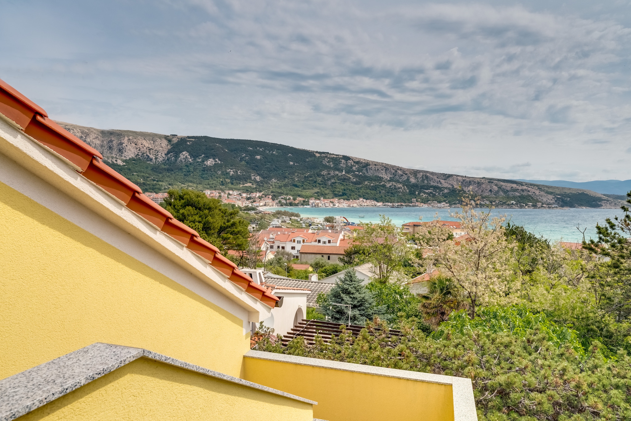 Two bedroom apartment with terrace and sea view Baška, Krk  A-e