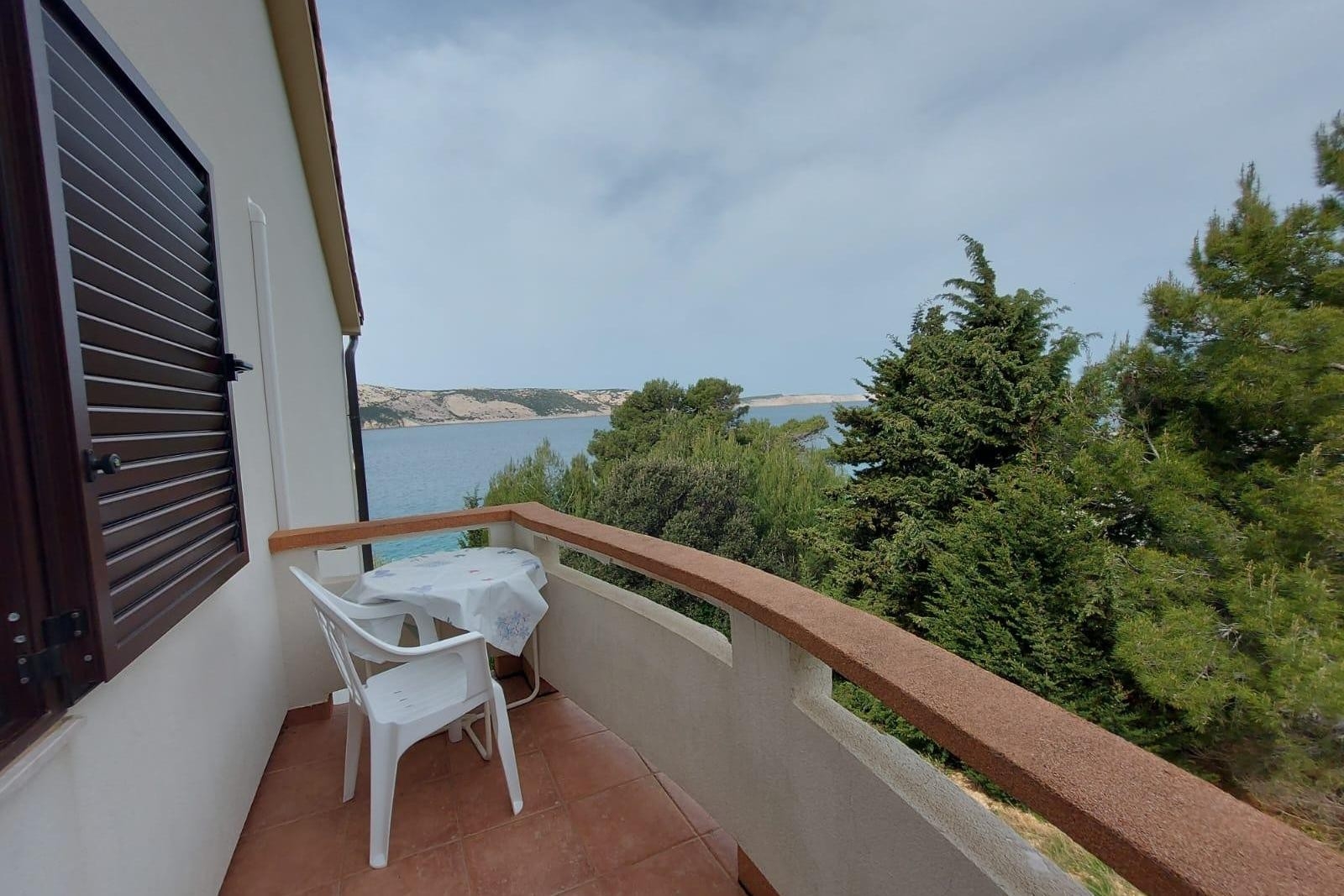 One bedroom apartment near beach Stara Novalja, Pag  A-d