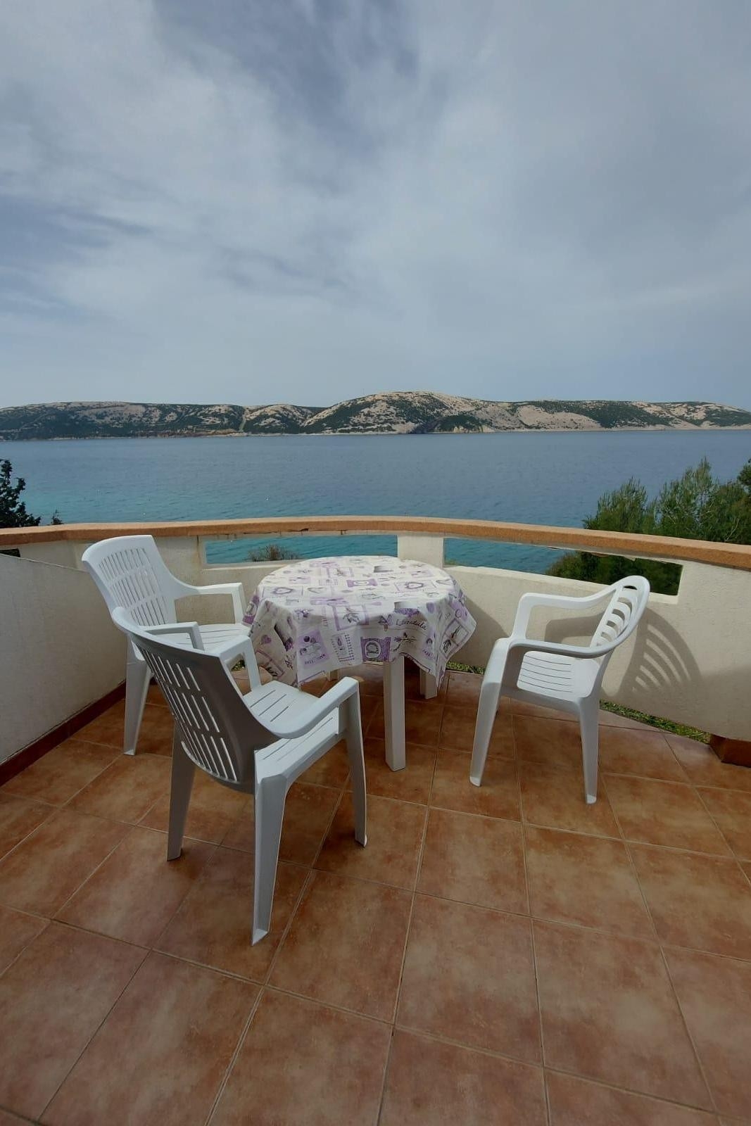 One bedroom apartment near beach Stara Novalja, Pag  A-d