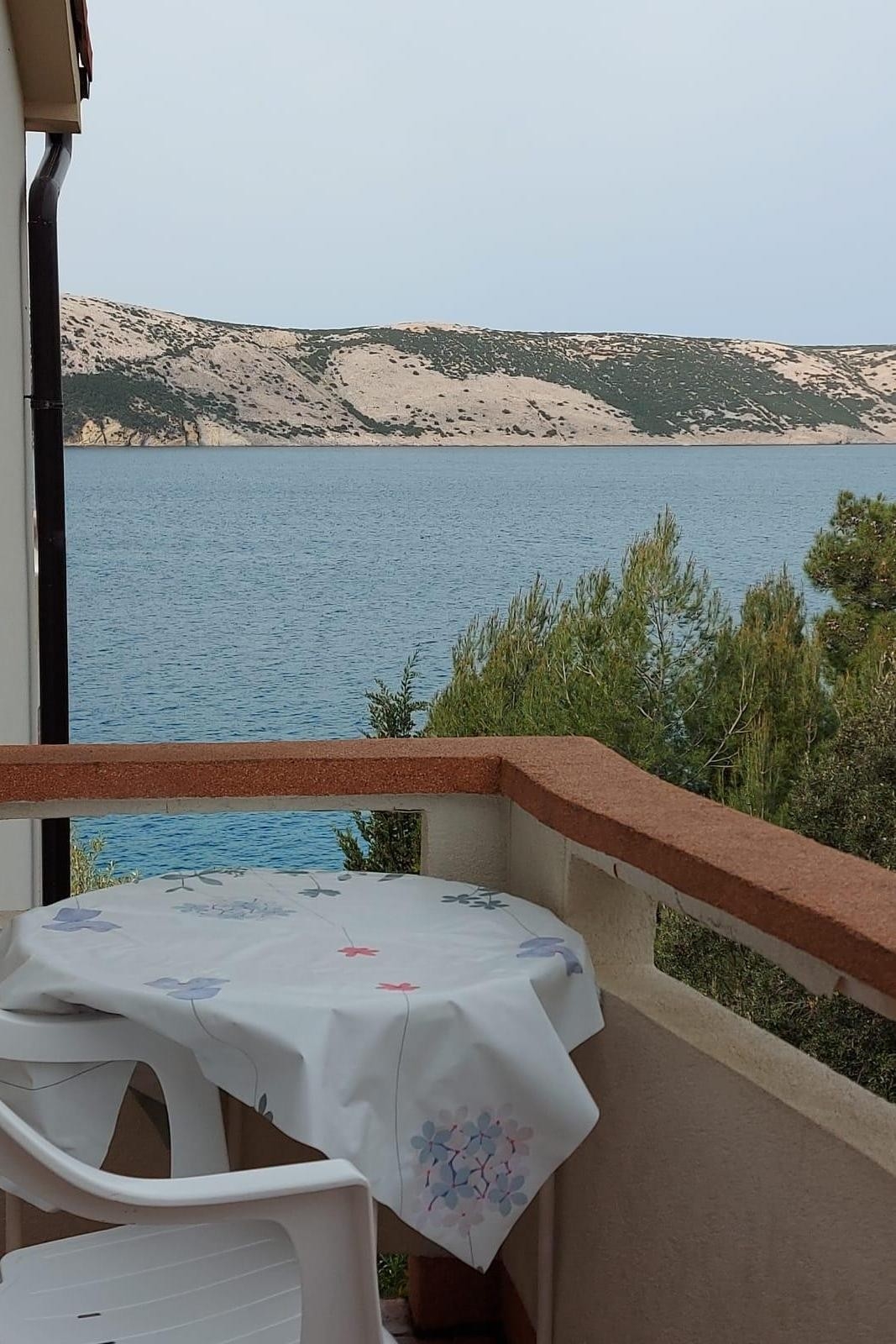 One bedroom apartment near beach Stara Novalja, Pag  A-d