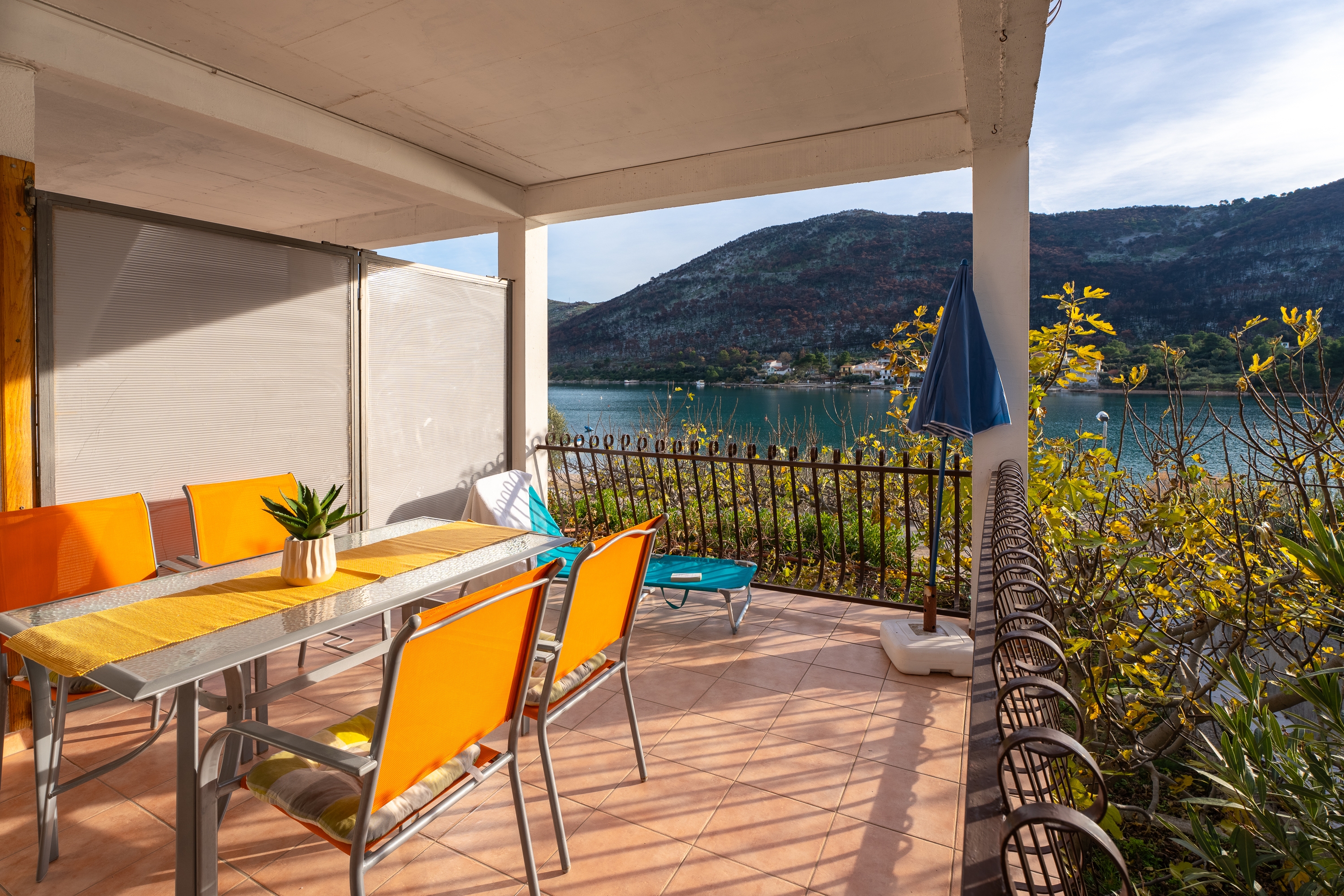 One bedroom apartment near beach Grebaštica, Šibenik  A-b