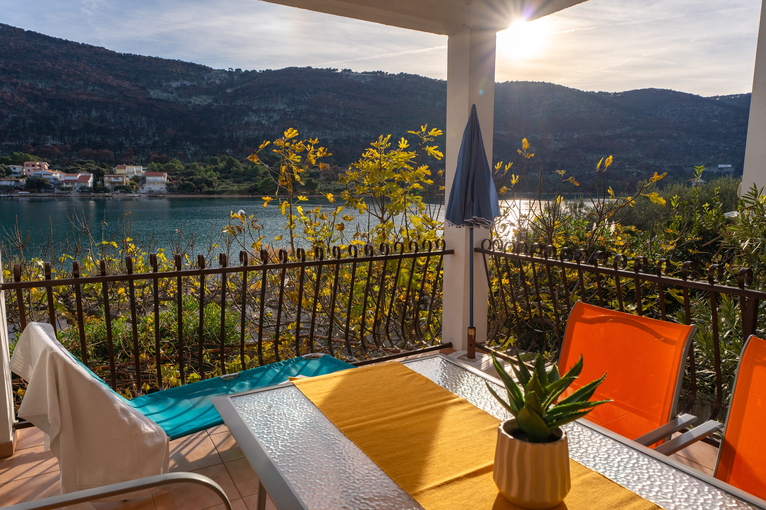 One bedroom apartment near beach Grebaštica, Šibenik (A-13942-b)