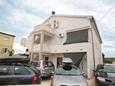 Parking lot Zubovići, Pag, Parking lot 13966 - Apartments near sea with pebble beach.