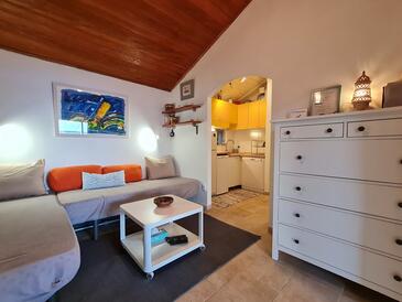 Jadranovo, Гостиная в размещении типа house, Домашние животные допускаются и WiFi.