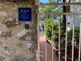 Jadranovo, Crikvenica, Cour 13972 - Maison vacances à proximité de la mer avec une plage de galets.