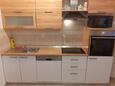 Vodice, Kuchyně v ubytování typu apartment, s klimatizací a WiFi.