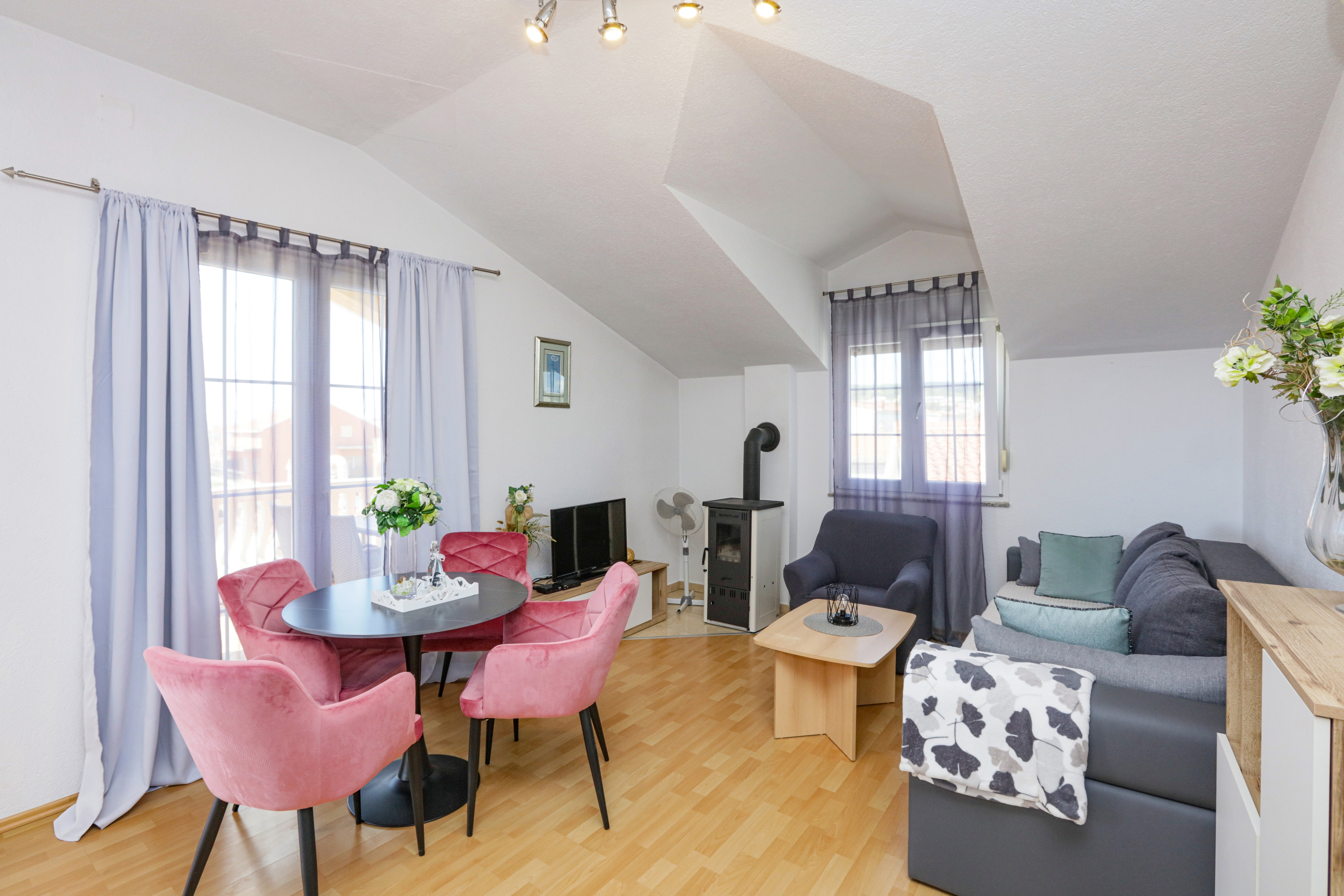 One bedroom apartment with terrace Vodice (A-13973-b) One bedroom apartment with terrace Vodice (A-13973-b)